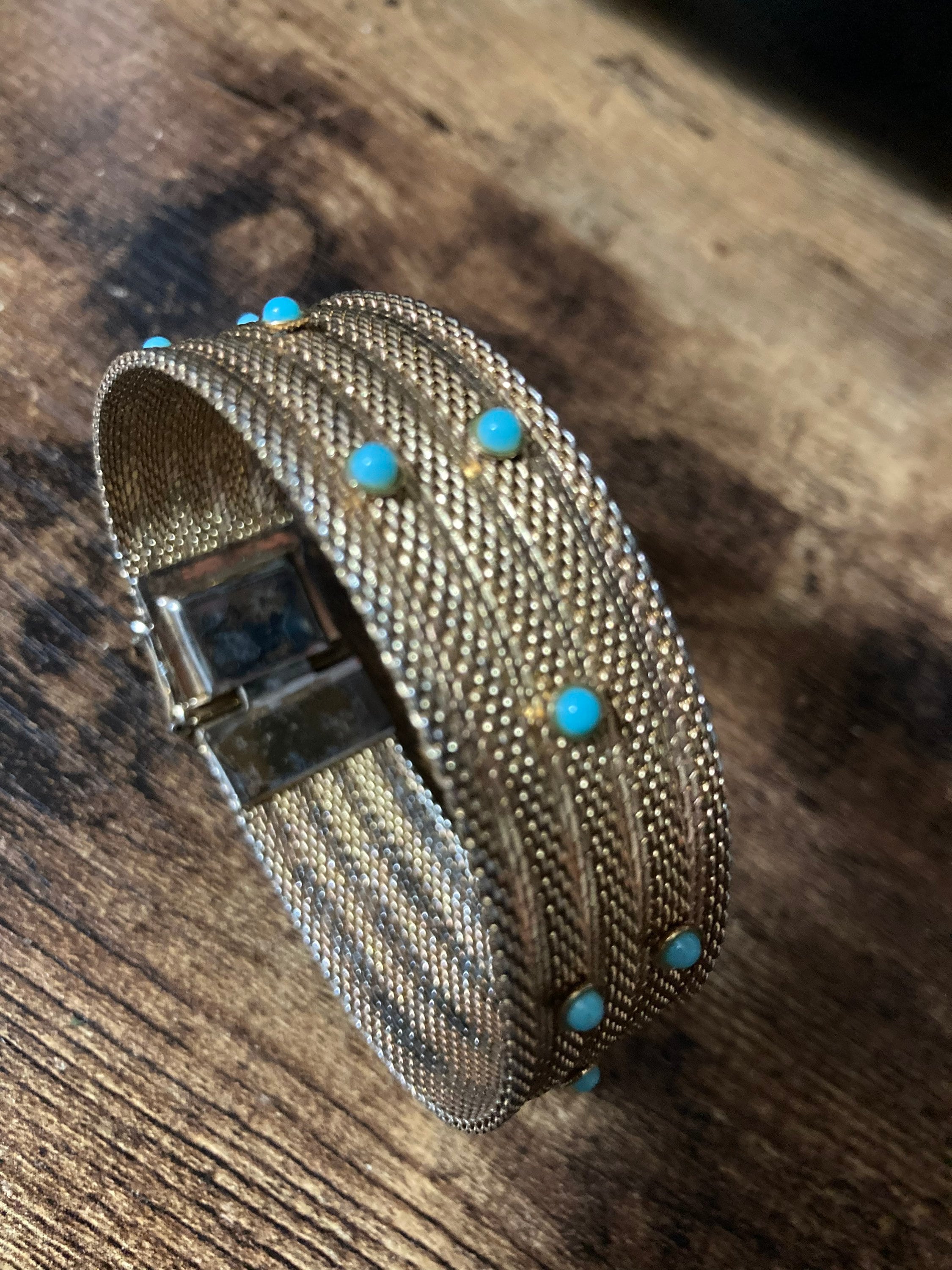 fine mesh gold tone bracelet with turquoise blue paste 18cm long