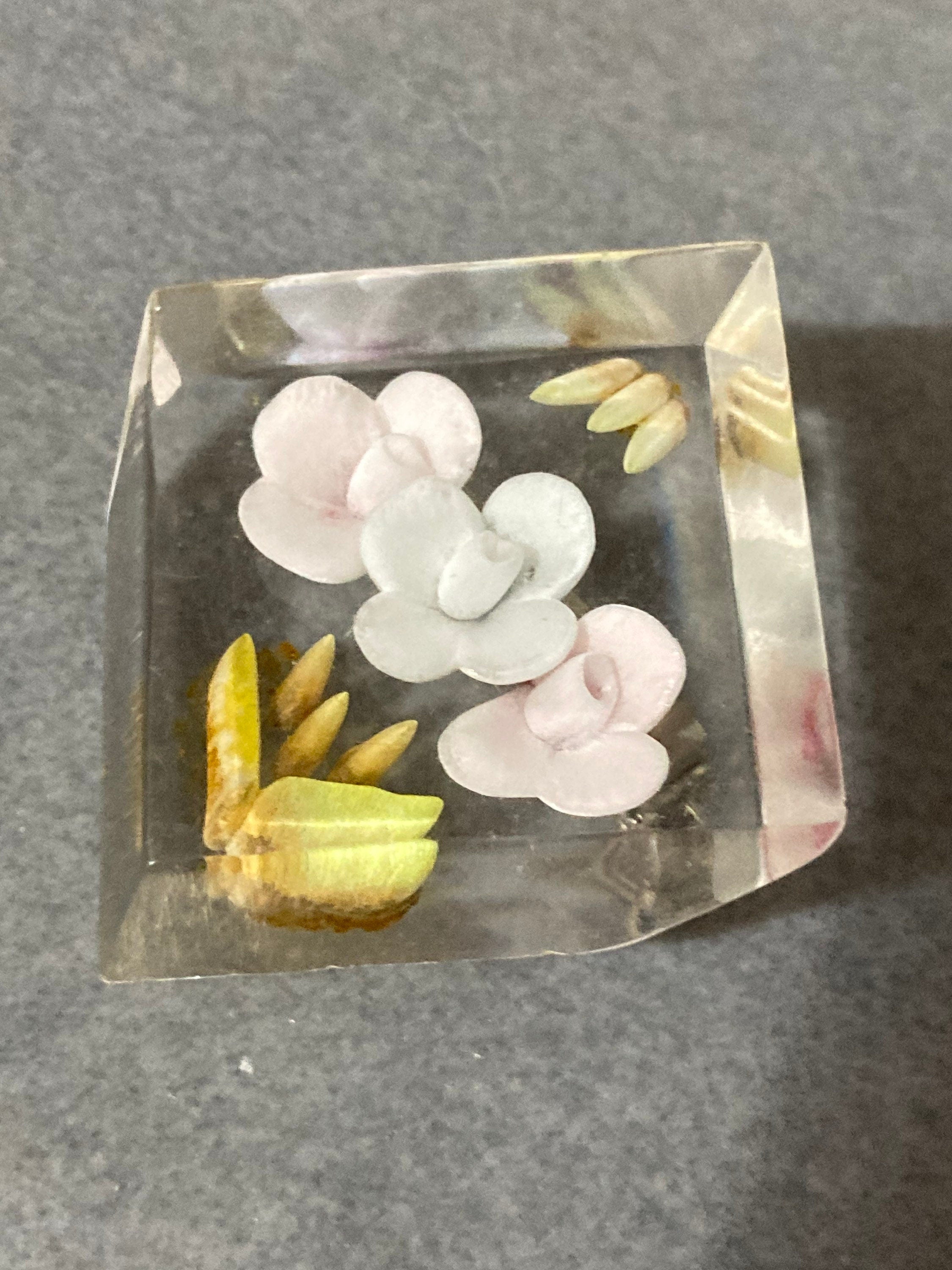 1940s lucite reverse carved pink floral flower brooch early plastic perspex