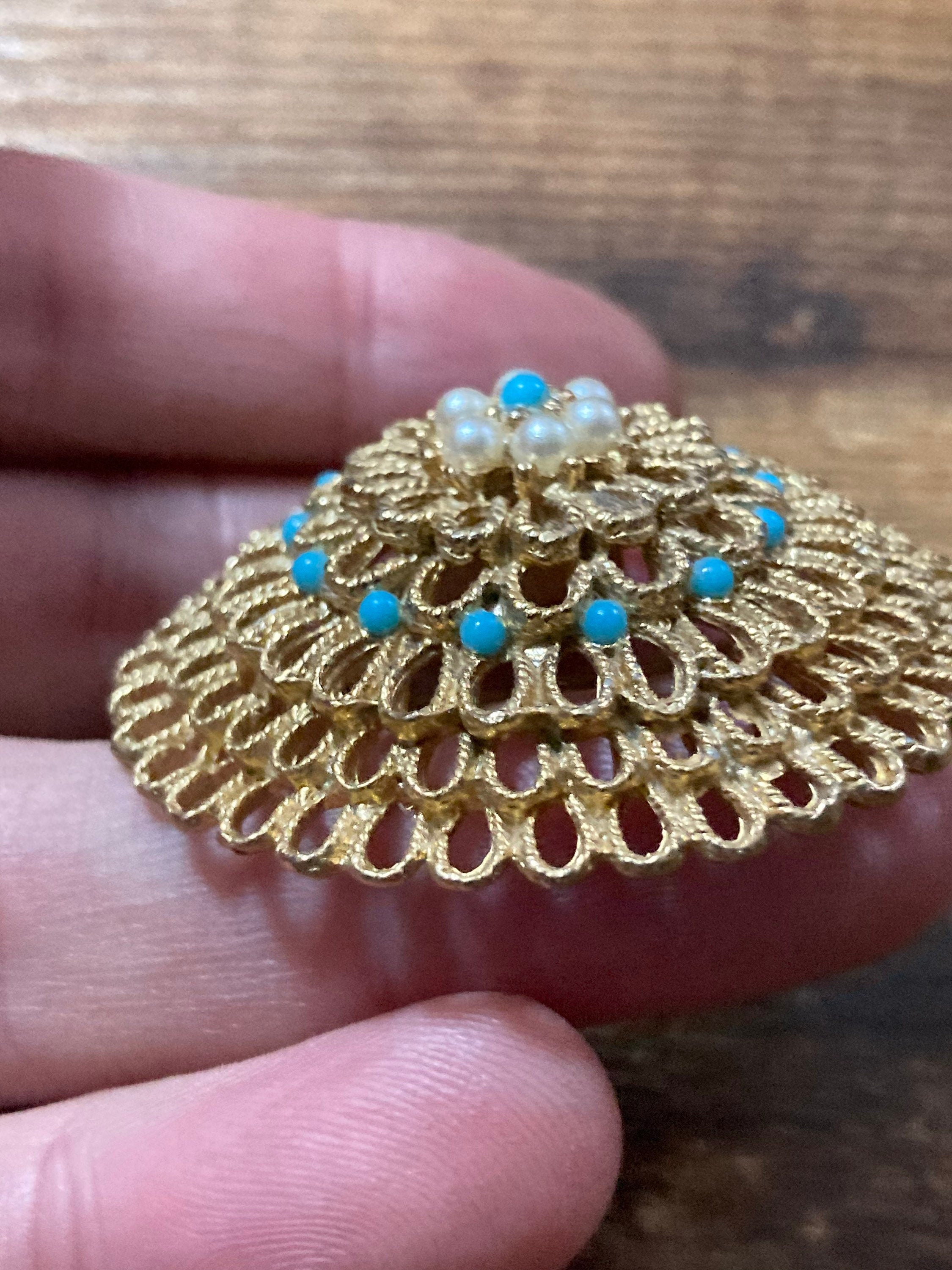 vintage gold tone domed turquoise bead & seed pearl round brooch