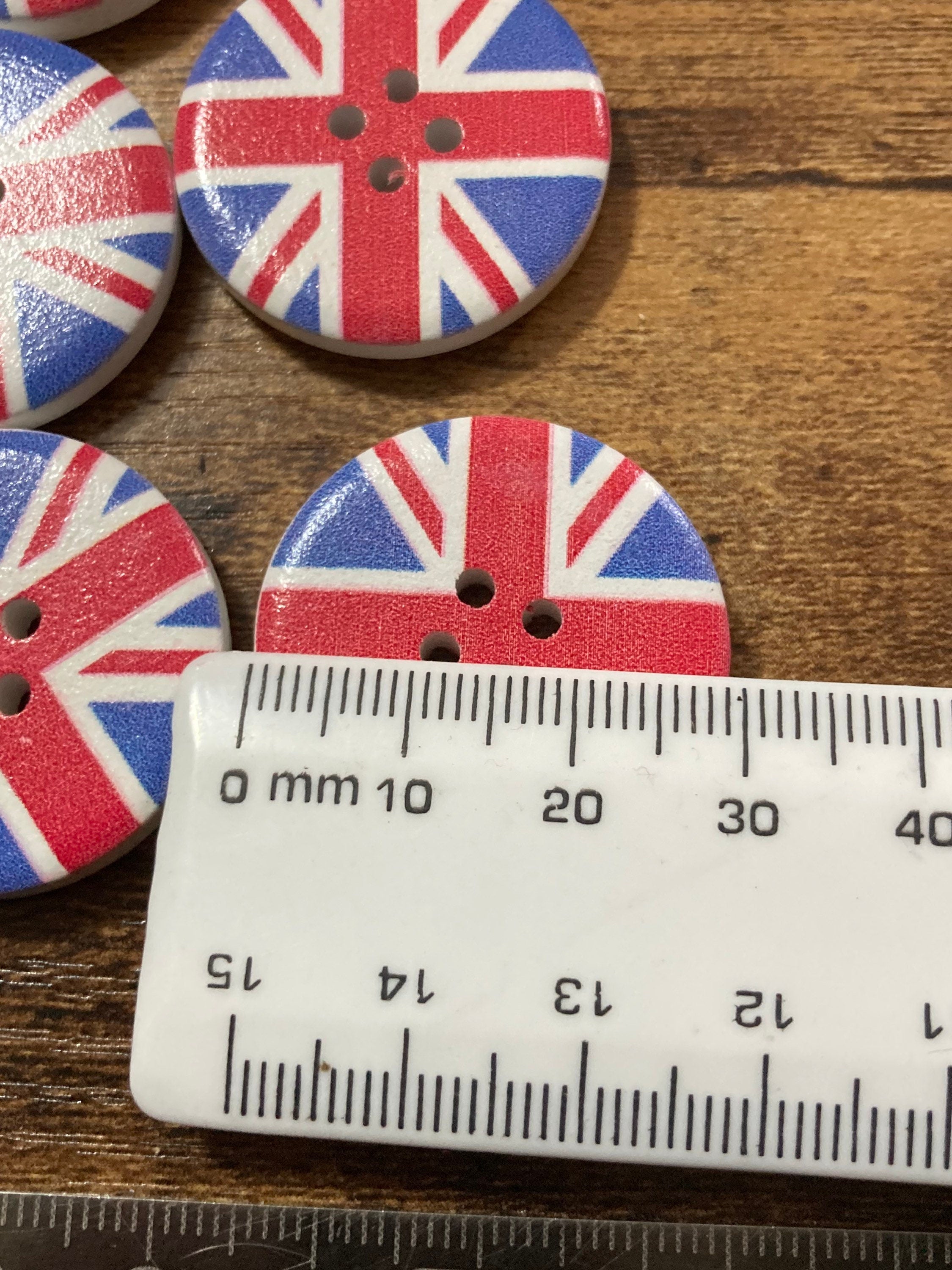 Set of 6 x 30mm XL round Union Jack wooden buttons with UK flag 4 hole