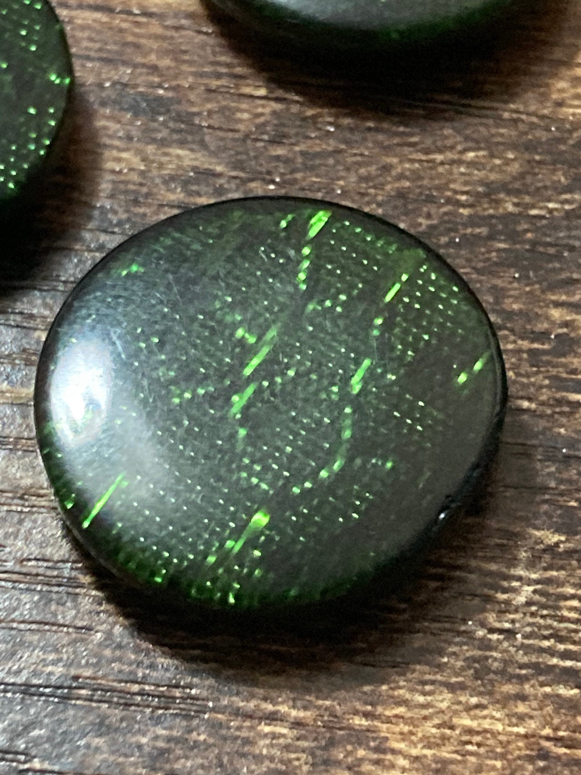 22mm plastic dark green buttons,  10 piece snake print