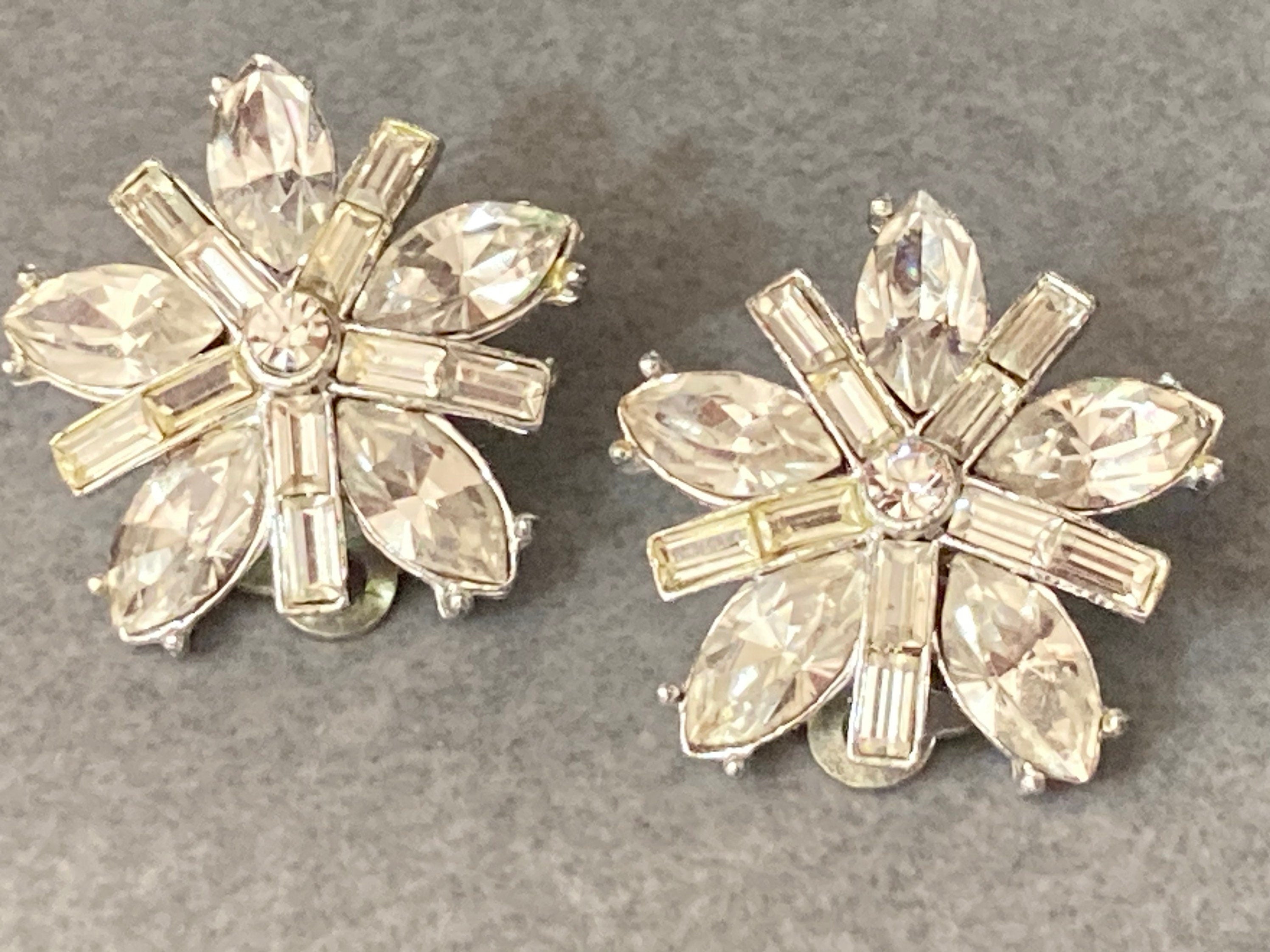 diamanté star Clip On stud Earrings Silver Tone 2cm