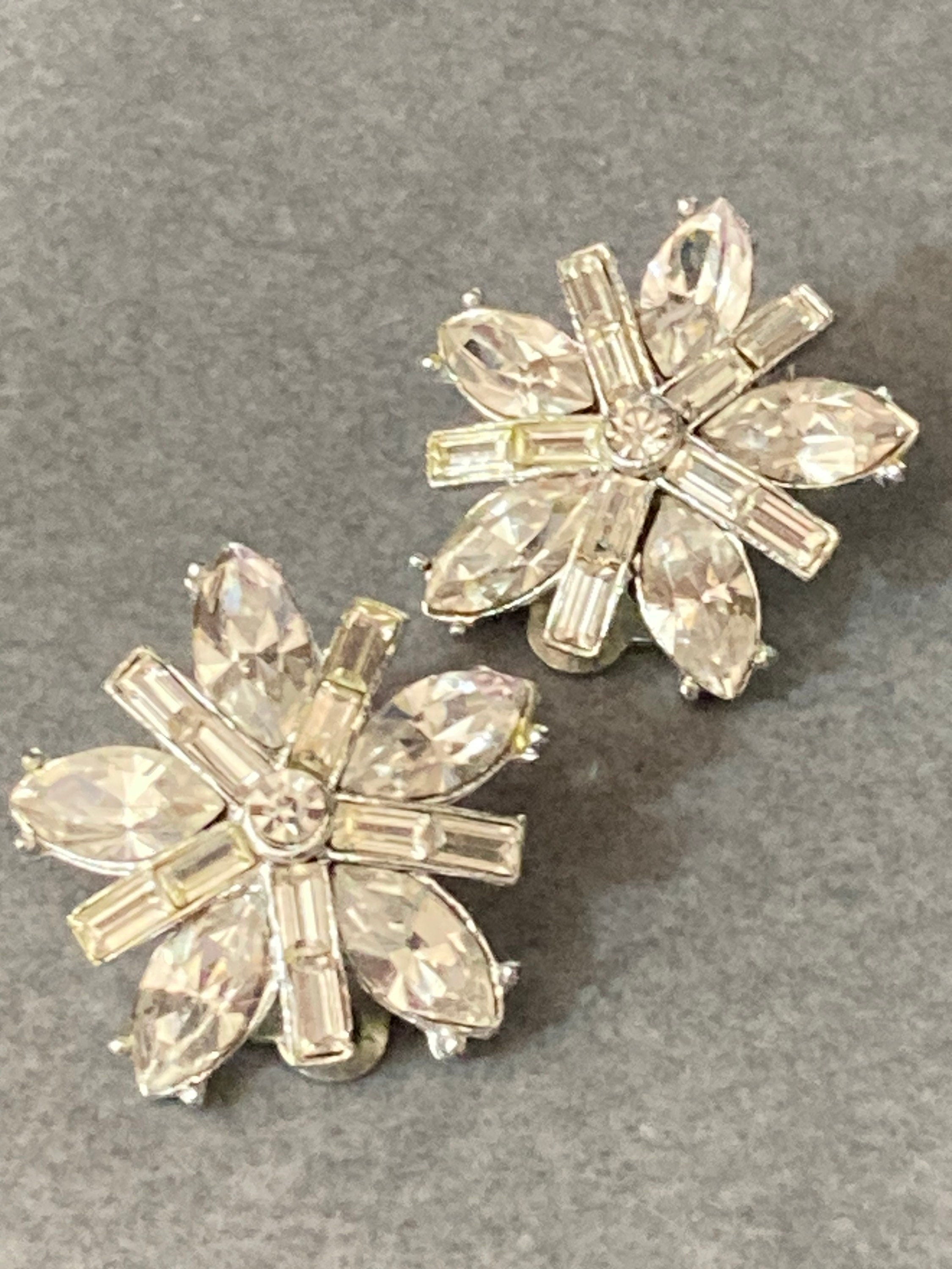 diamanté star Clip On stud Earrings Silver Tone 2cm