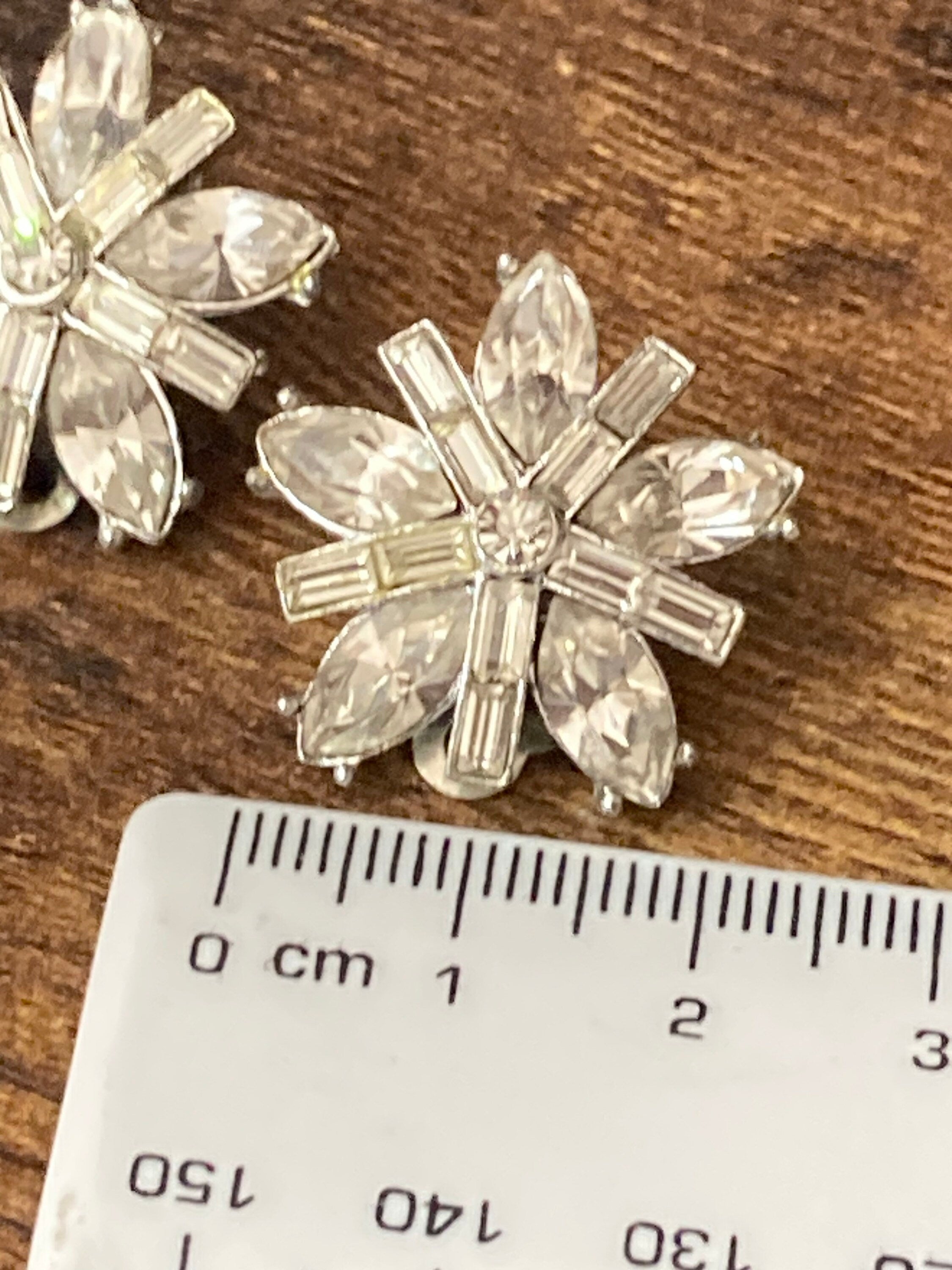 diamanté star Clip On stud Earrings Silver Tone 2cm