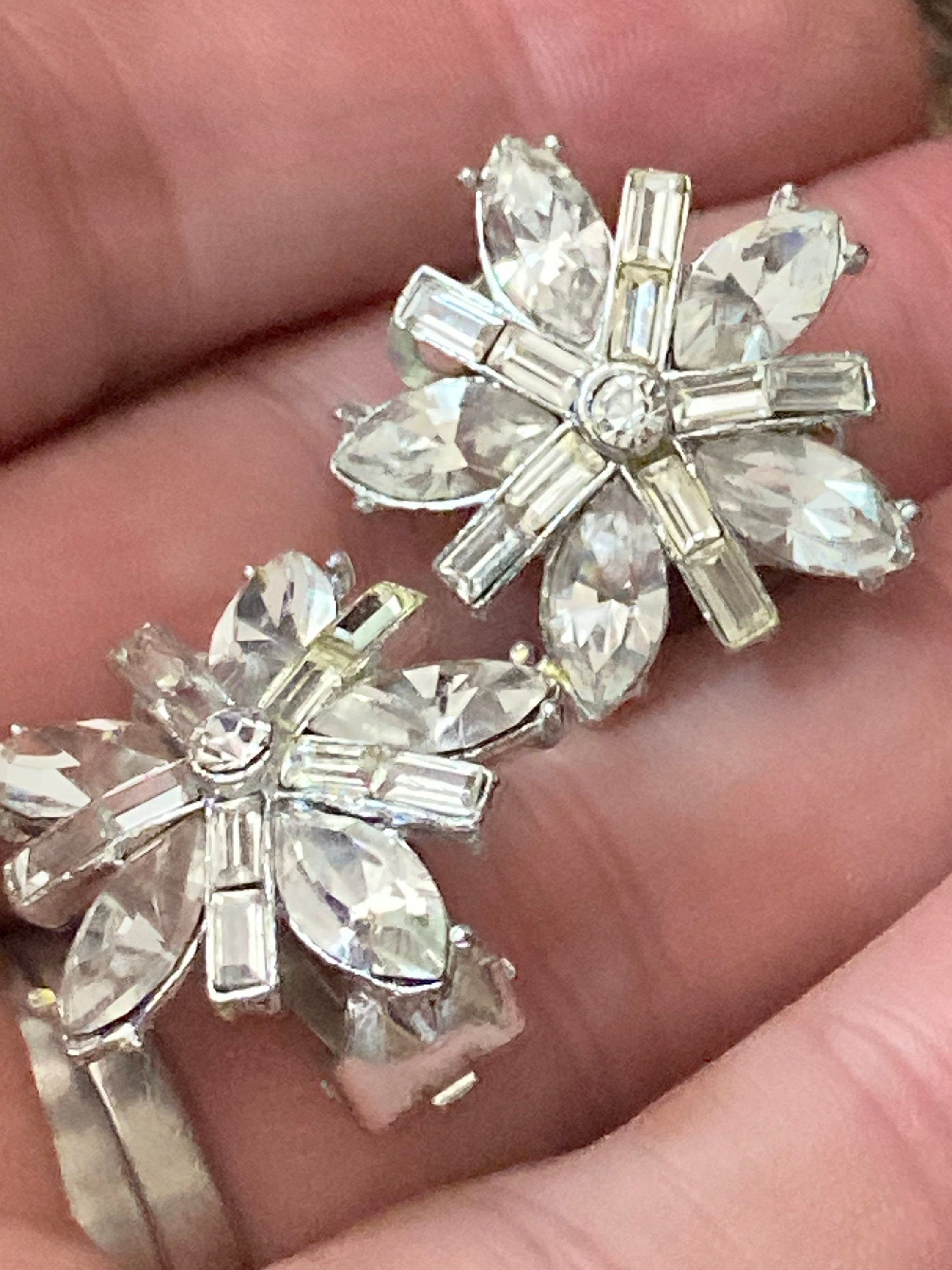 diamanté star Clip On stud Earrings Silver Tone 2cm