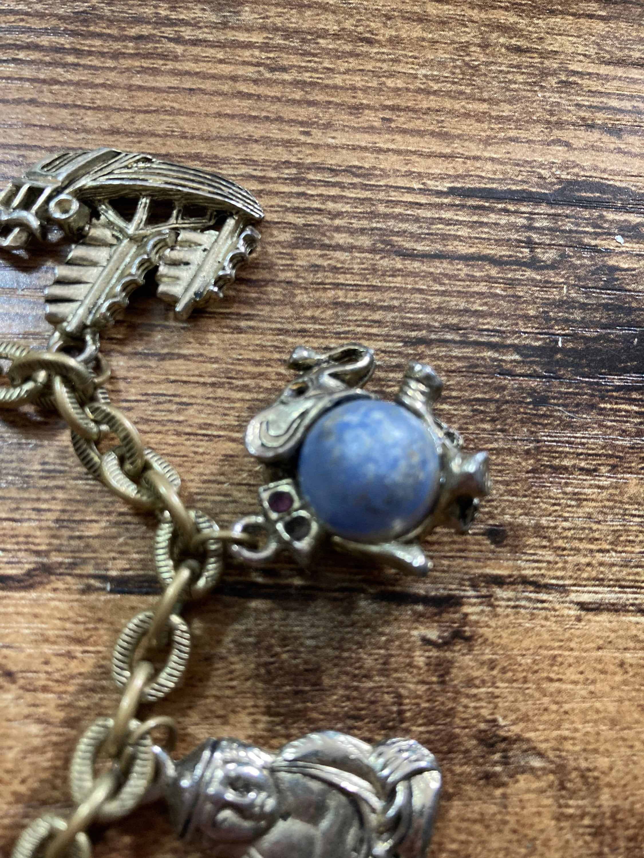Souvenir Vintage Gold tone travel charm bracelet 1960s 1970s