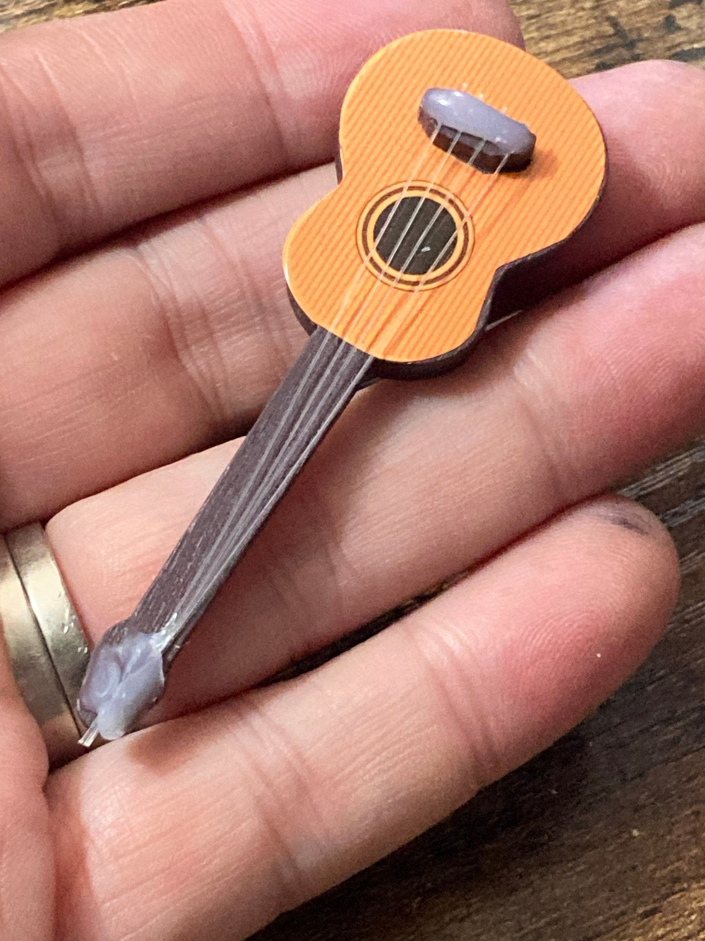 Acoustic guitar cake topper decoration dolls house miniature musical instrument for guitarist