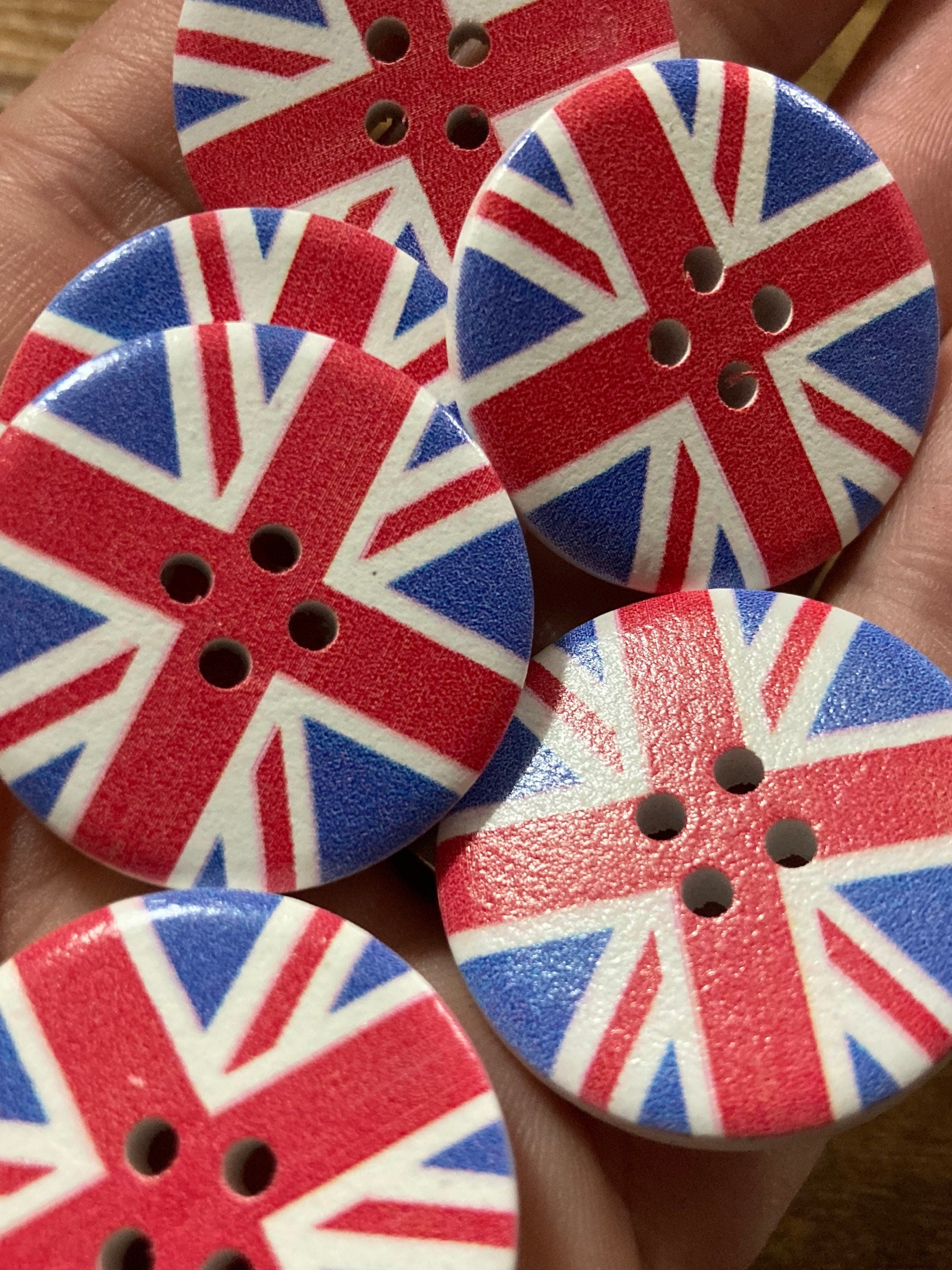 Set of 6 x 30mm XL round Union Jack wooden buttons with UK flag 4 hole
