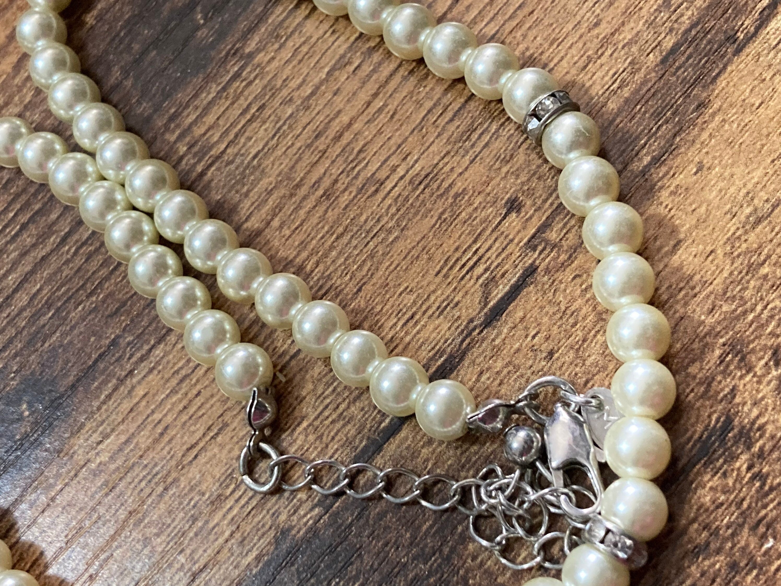 M&S white glass pearl and diamanté necklace adj to 50cm retro single strand