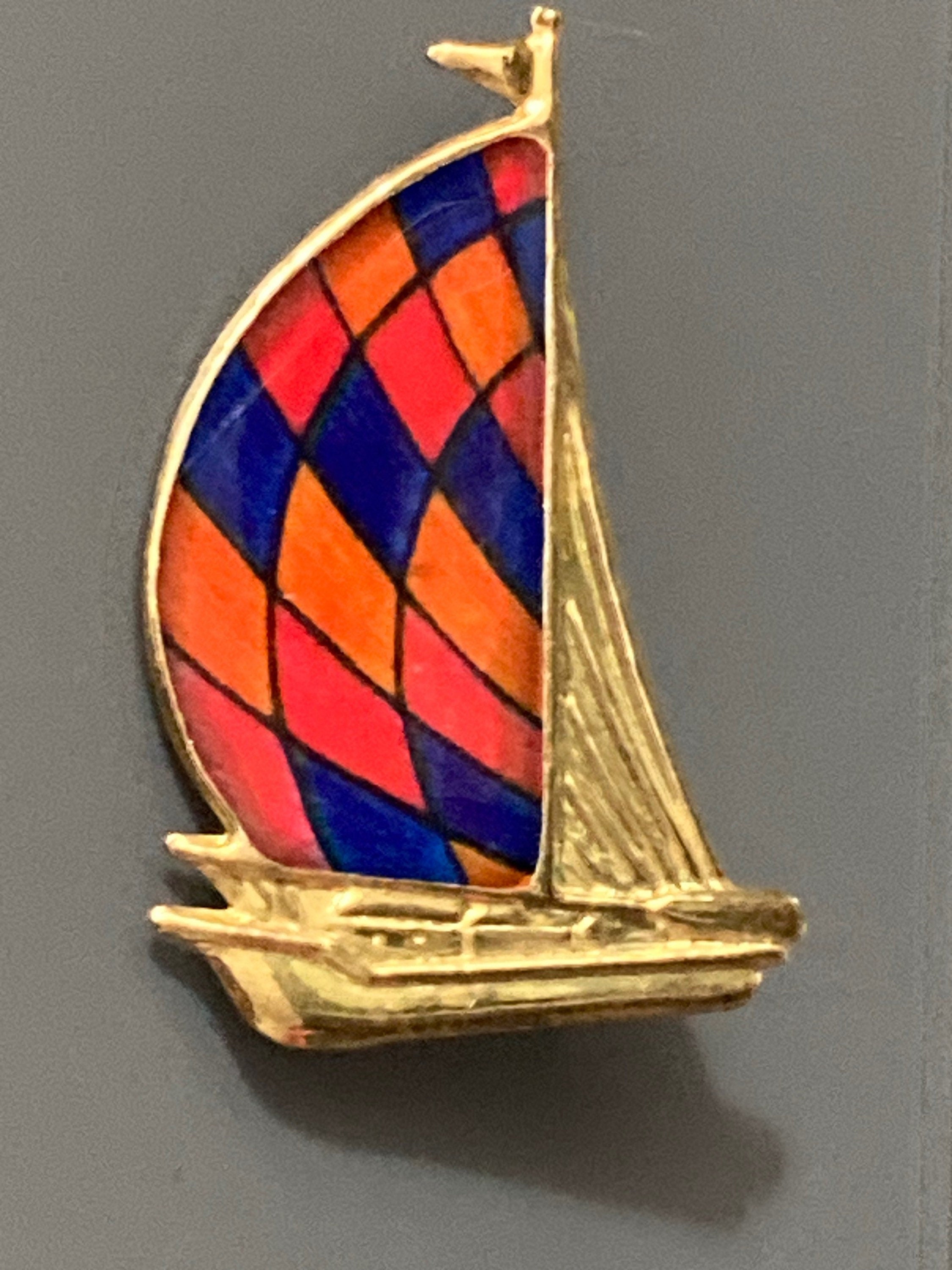 Vintage nautical gold tone brass enamel metal yacht sailing boat Brooch