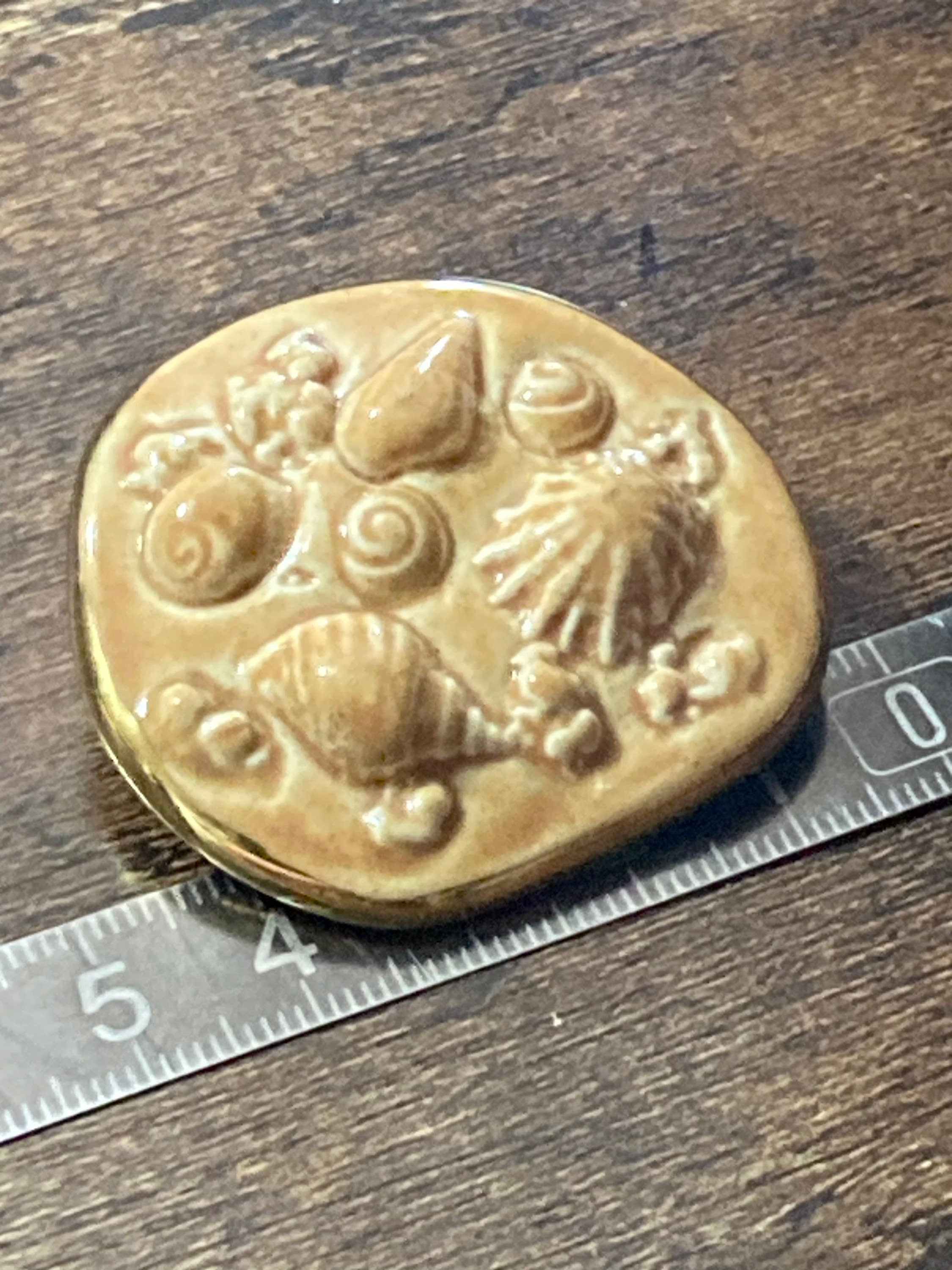 Vintage ceramic beige seashell nautical brooch Channel Islands pottery