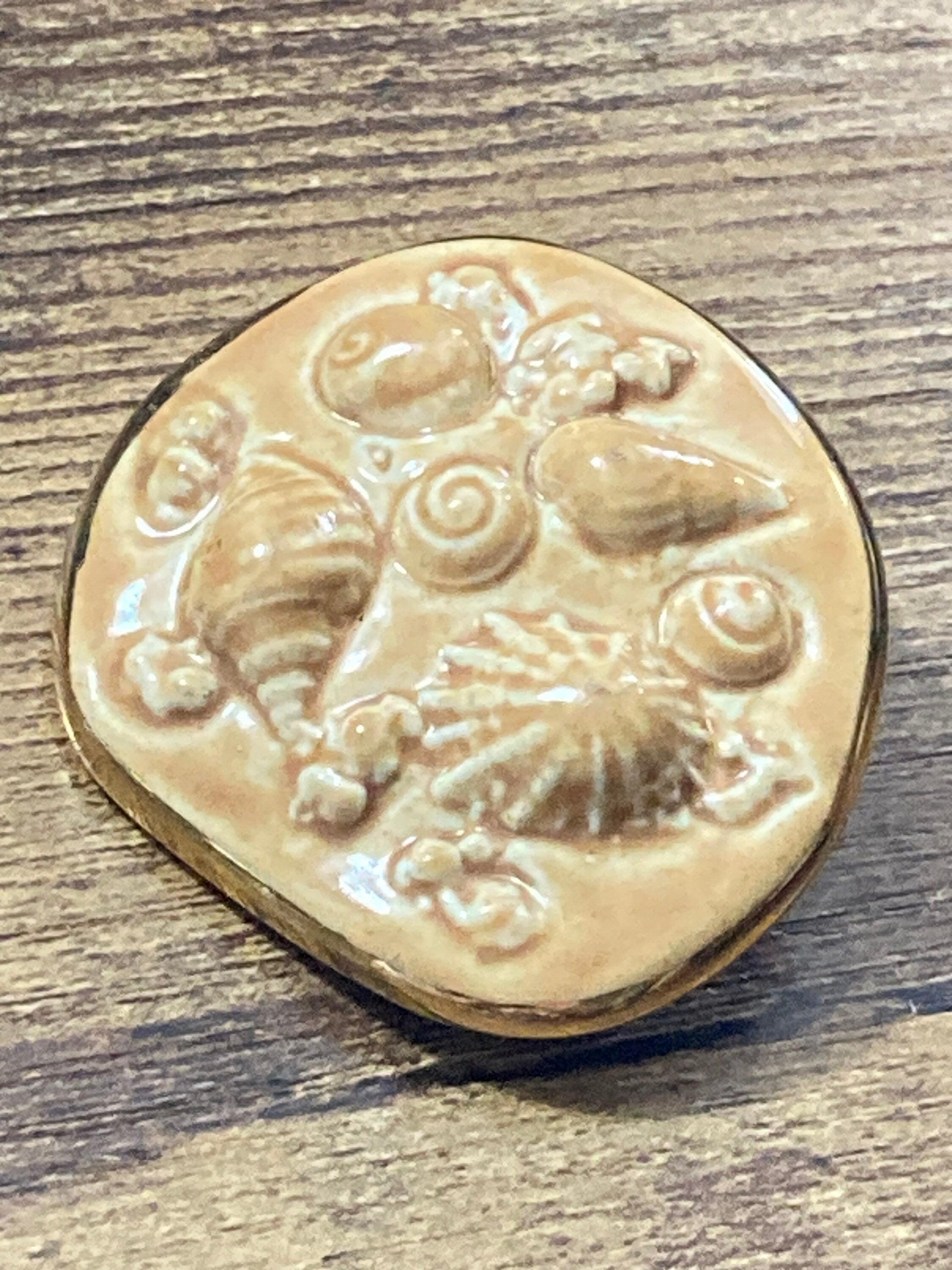 Vintage ceramic beige seashell nautical brooch Channel Islands pottery