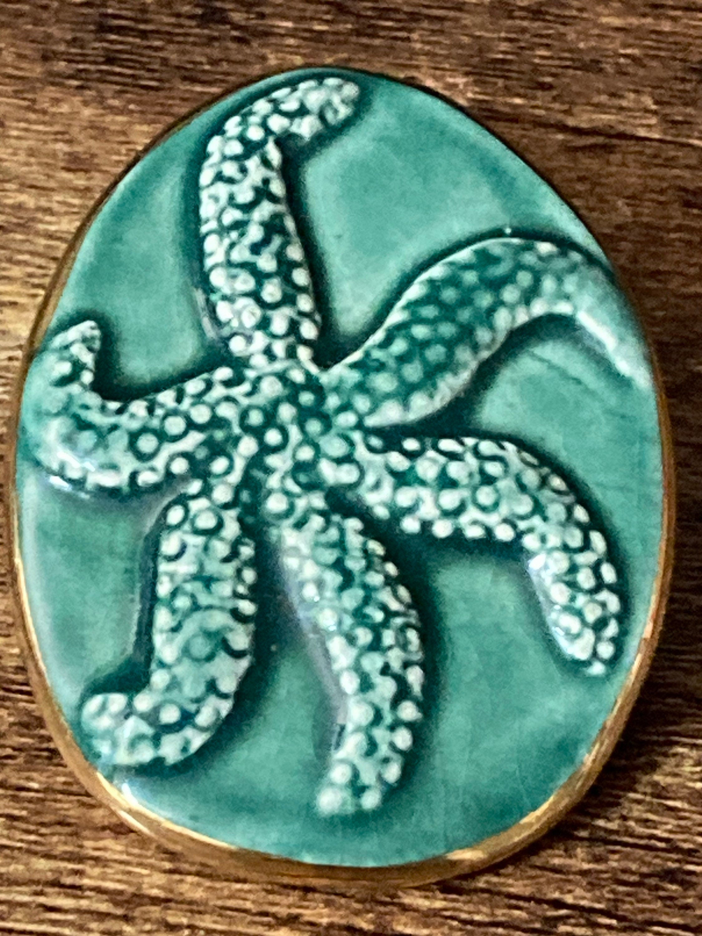Vintage ceramic green starfish nautical brooch Channel Islands pottery