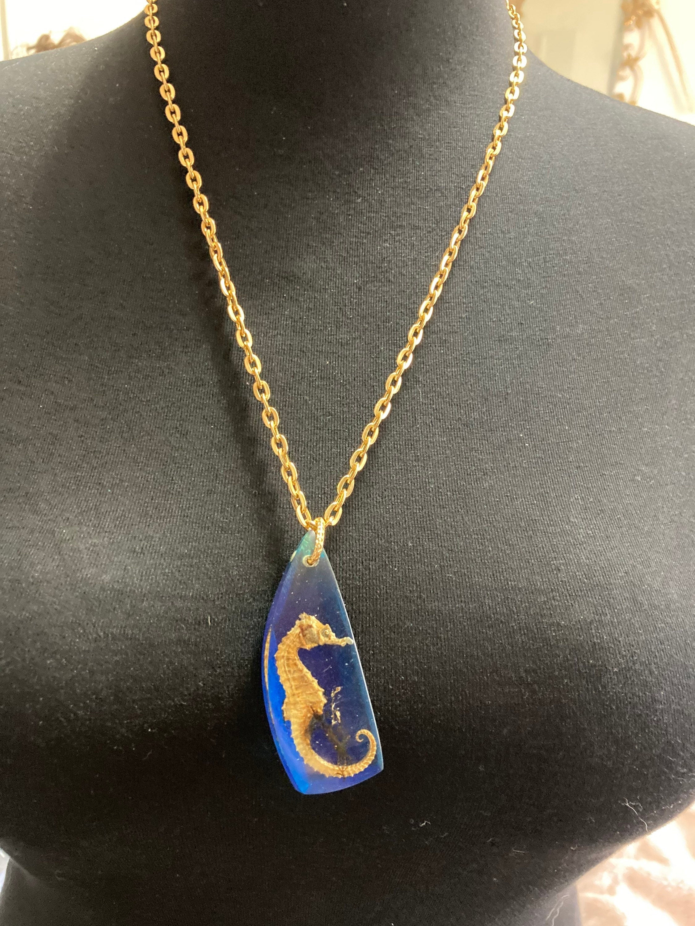 Vintage celluloid acrylic 1970s blue plastic seahorse pendant necklace on 64cm chain