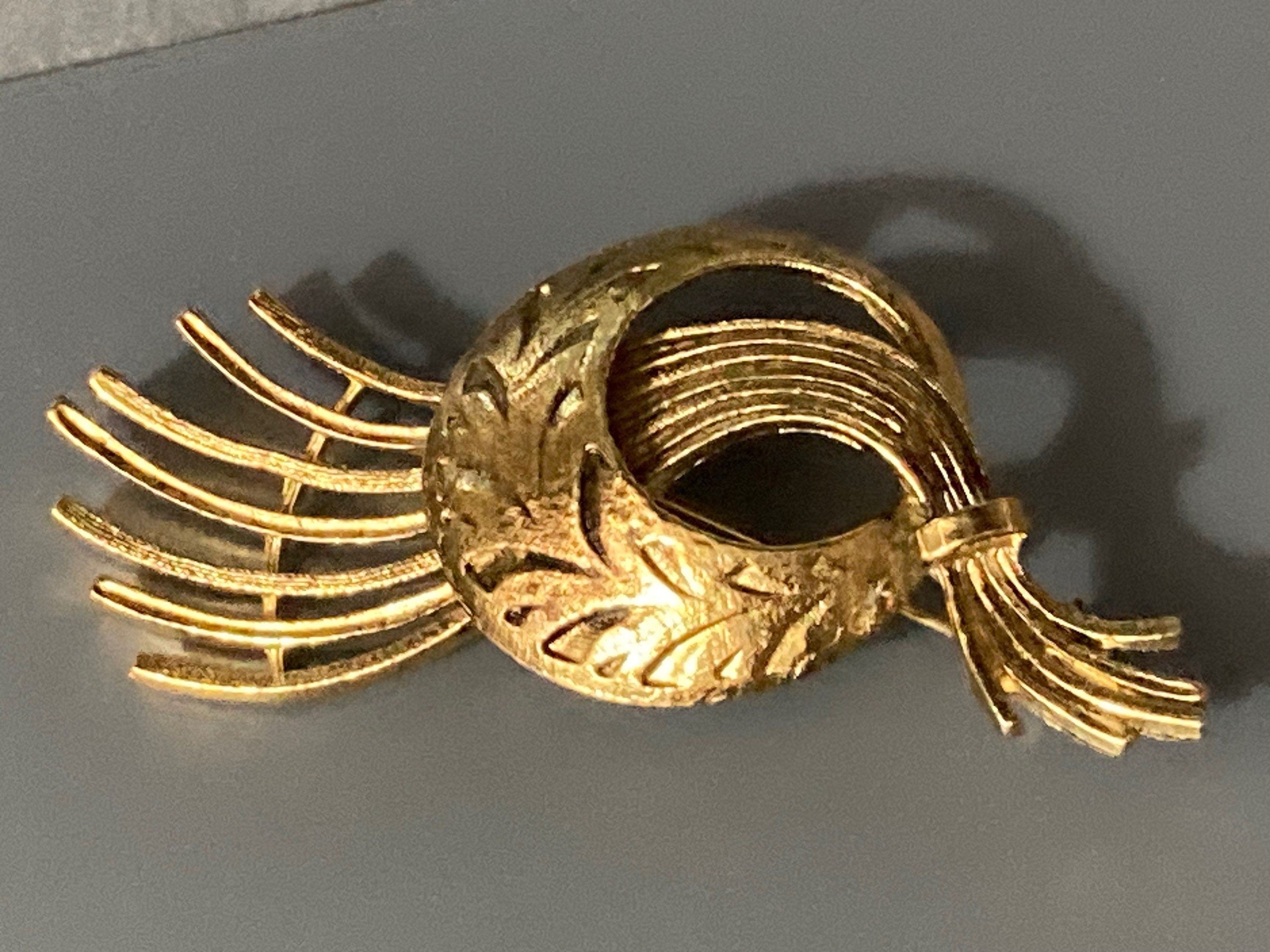 Signed HOLLYWOOD large gold tone modernist abstract floral brooch