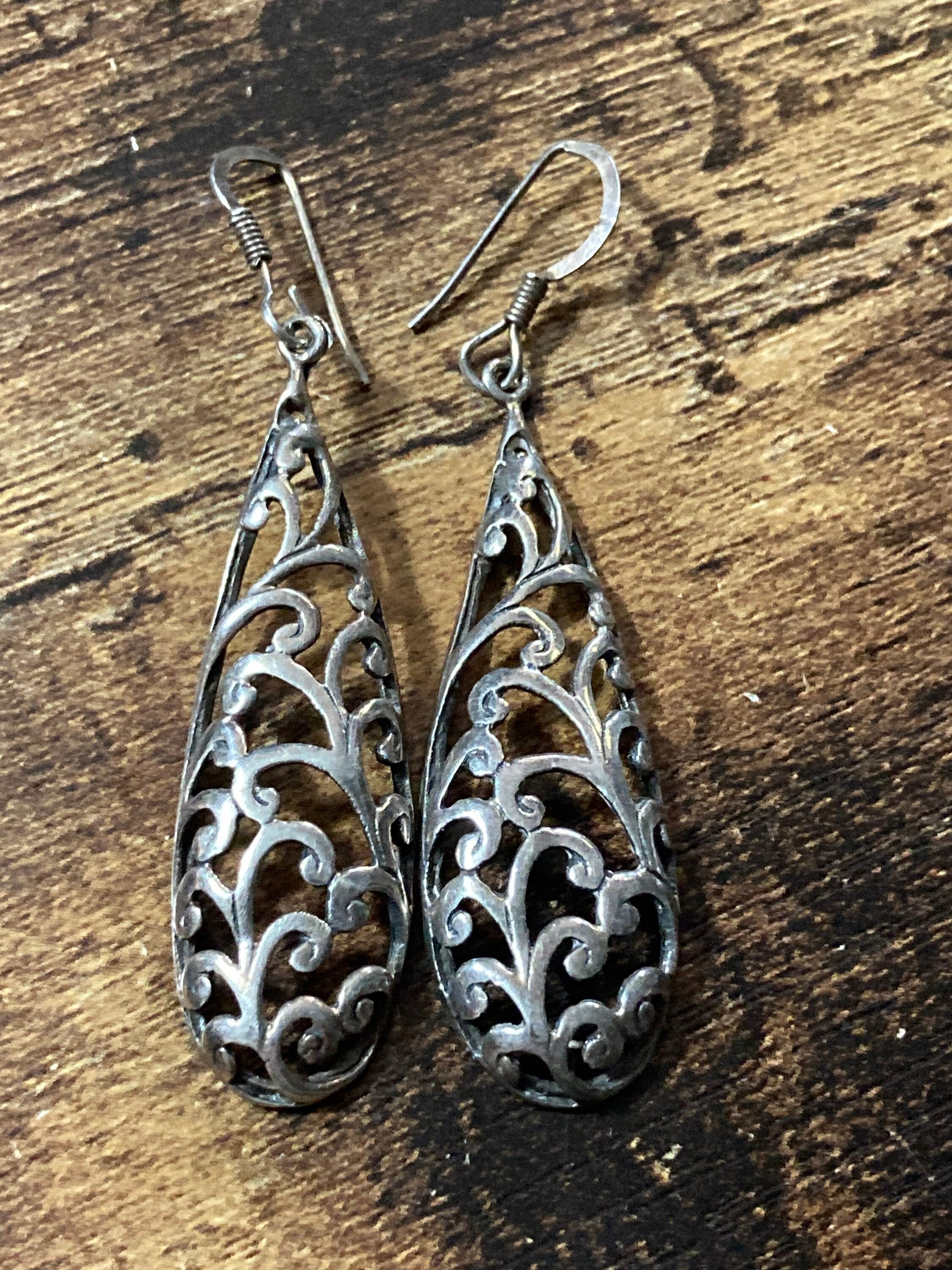 Art Nouveau style Sterling 925 Silver dangly Earrings Pierced cut out work