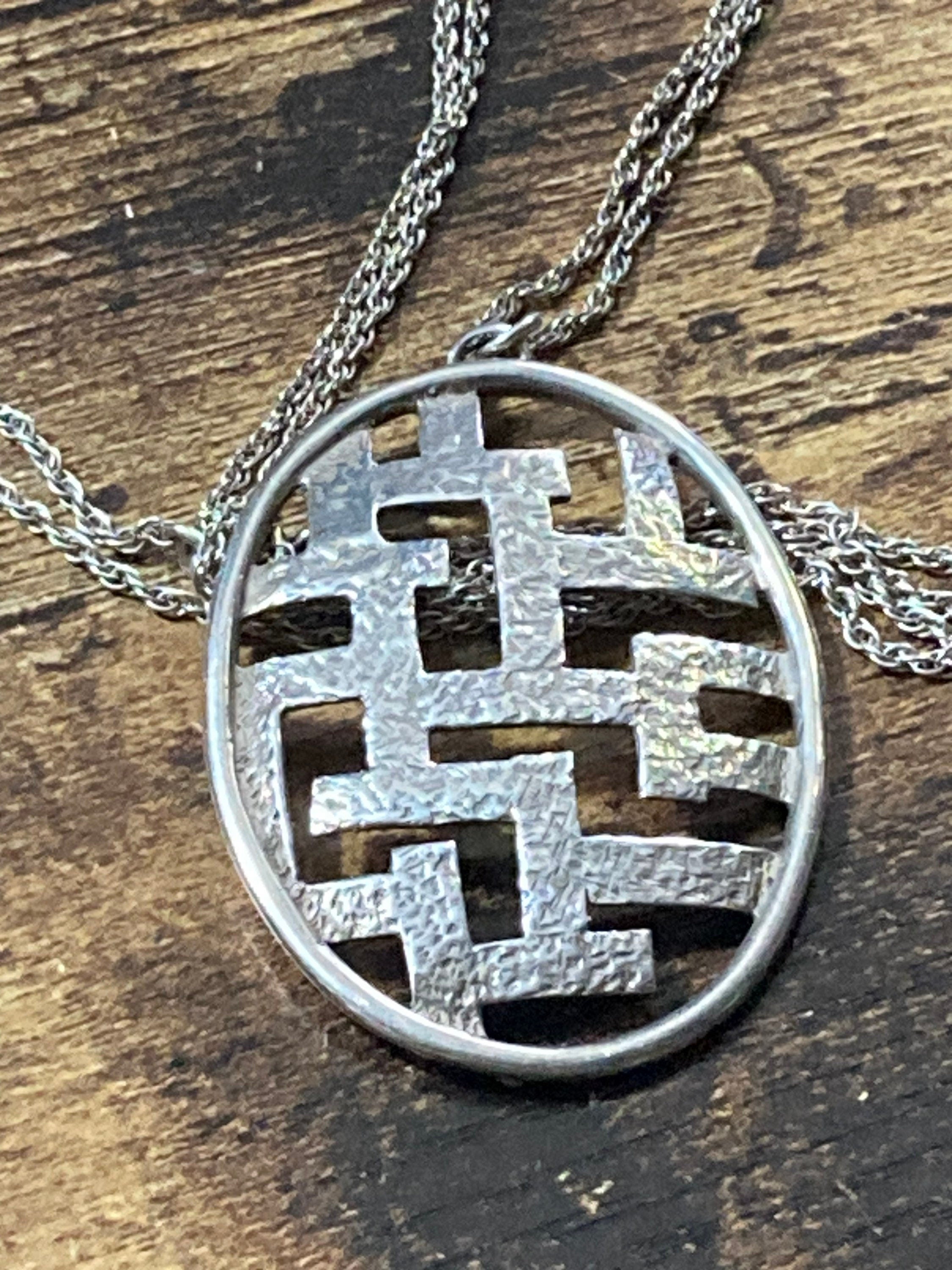 Vintage 1978 925 Sterling Silver modernist oval pendant necklace on 52cm chain