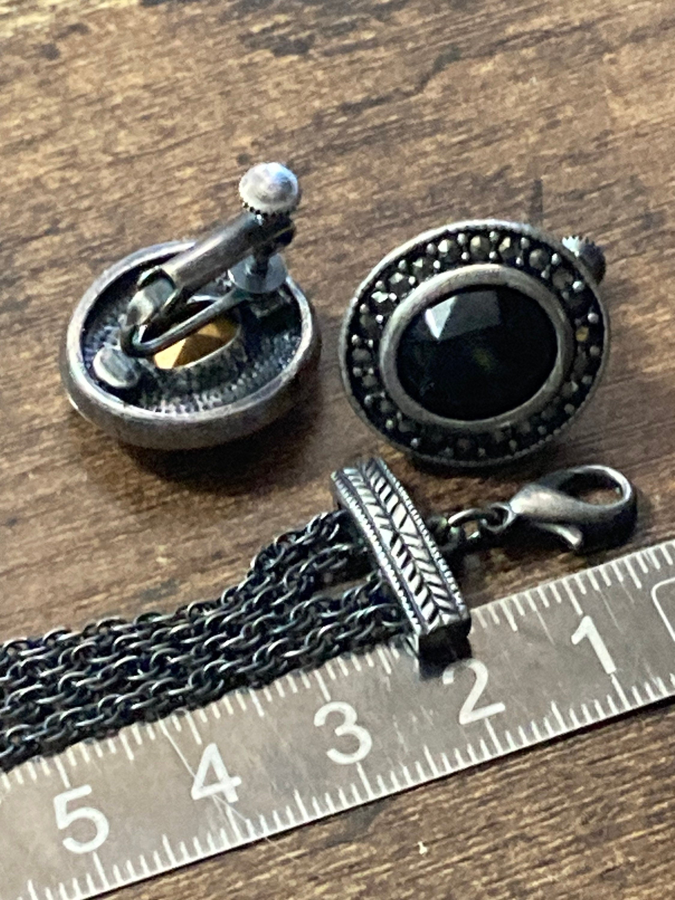 Matching marcasite & black cabochon bracelet and clip on earrings Gun metal silver tone jewellery set