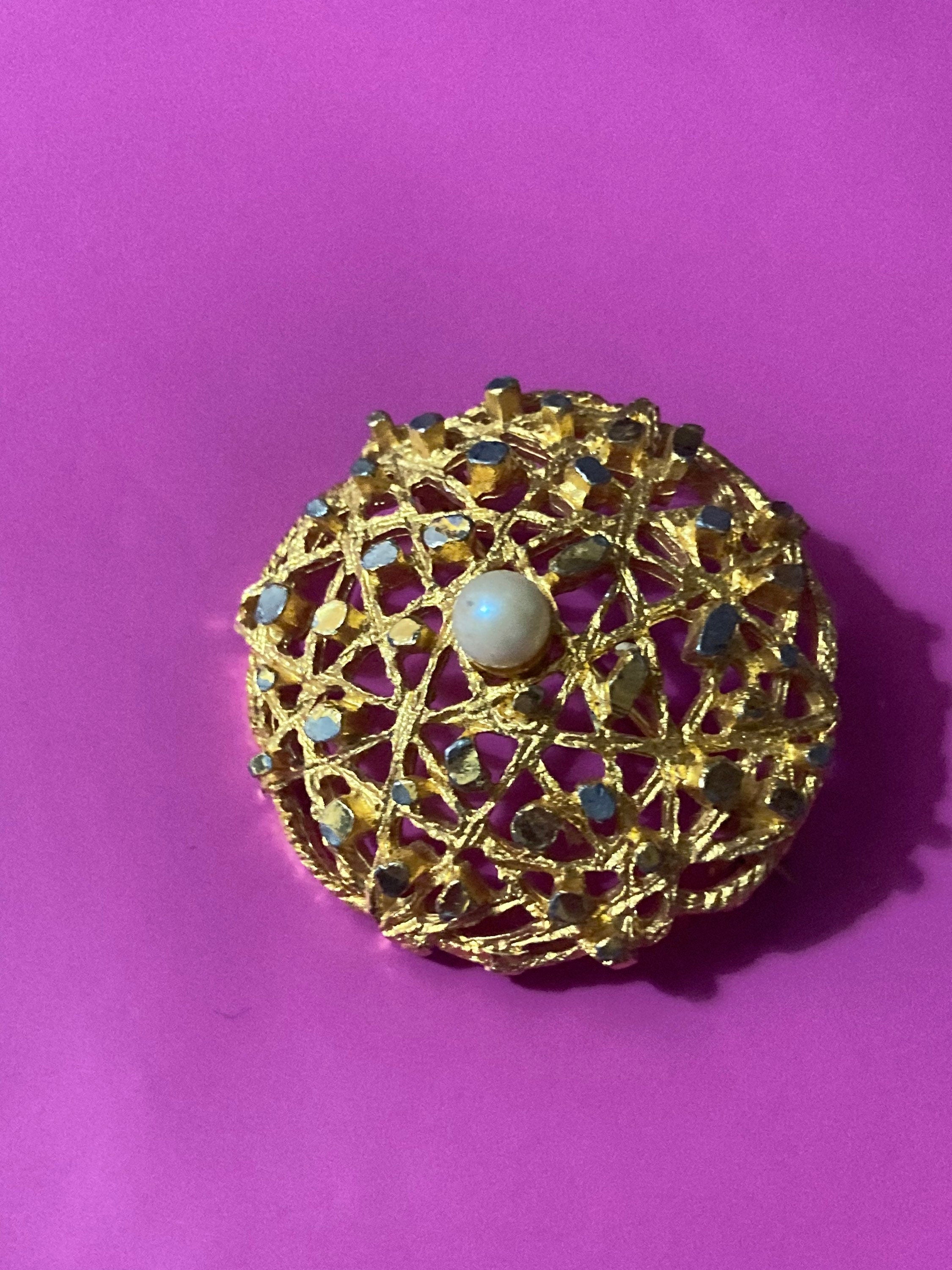 vintage modernist gold tone abstract faux pearl round  brooch brutalist