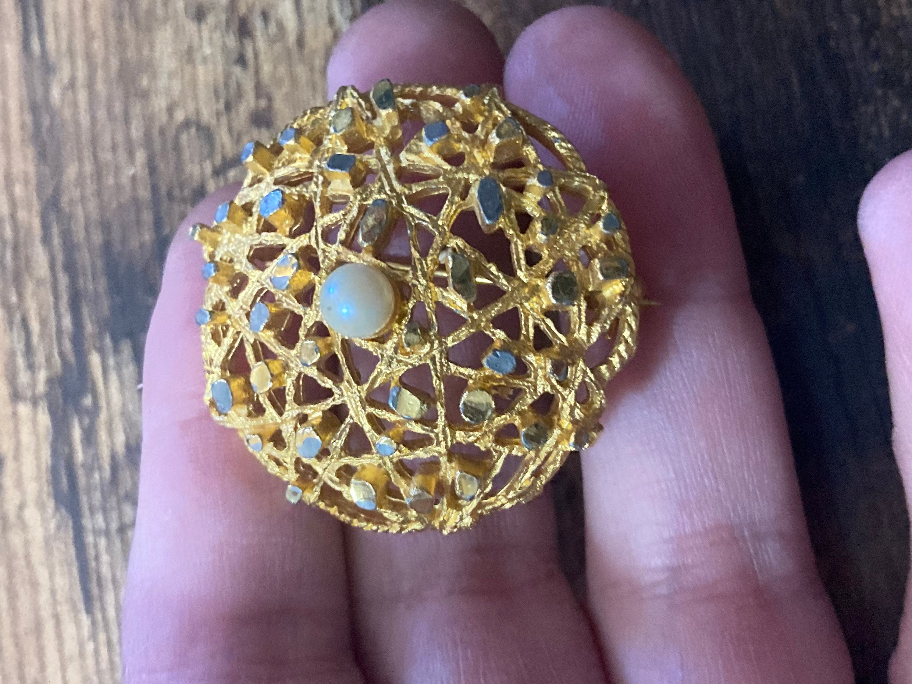 vintage modernist gold tone abstract faux pearl round  brooch brutalist