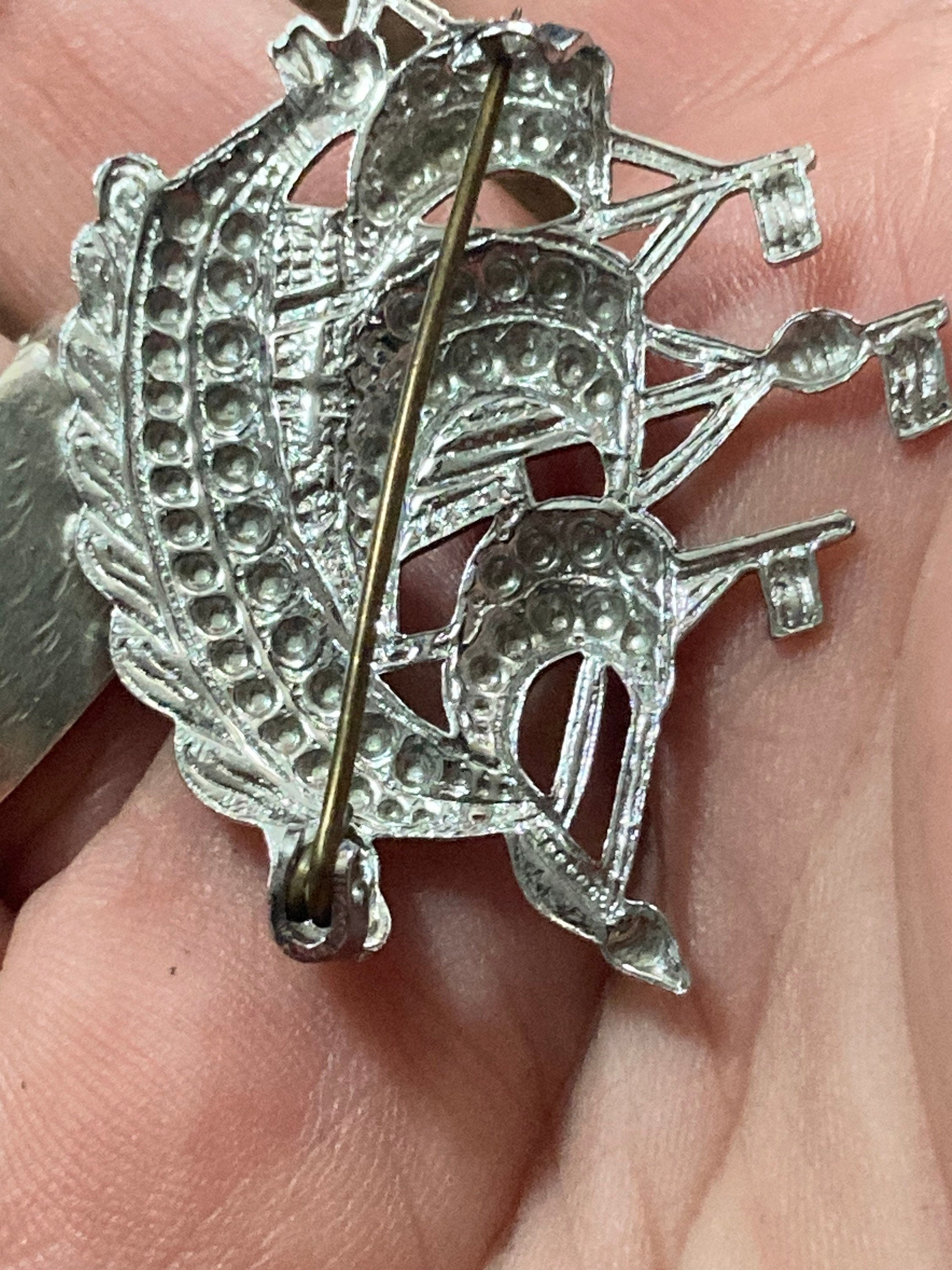 small StayBrite nautical silver tone yacht sailing boat Brooch