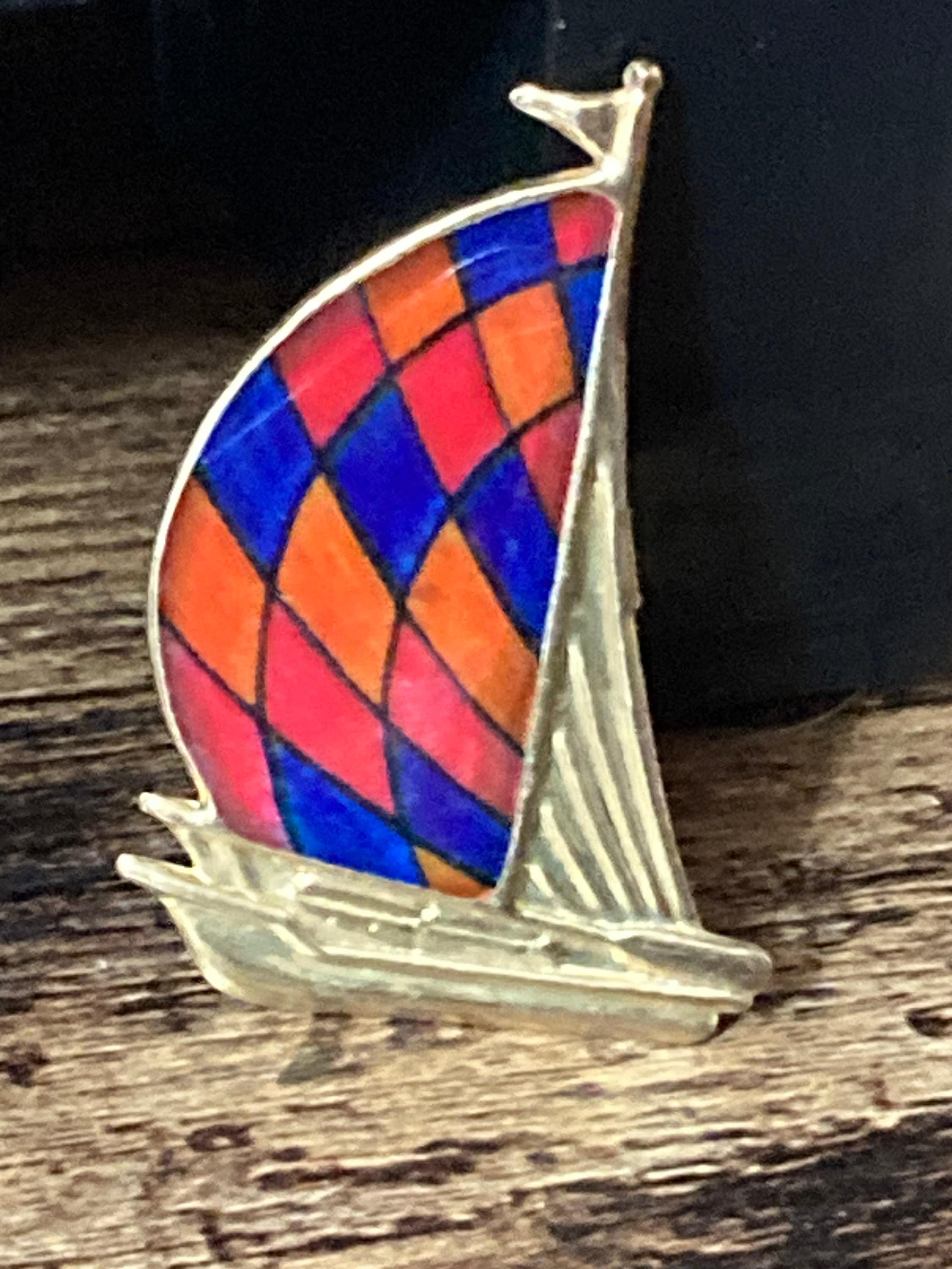 Vintage nautical gold tone brass enamel metal yacht sailing boat Brooch