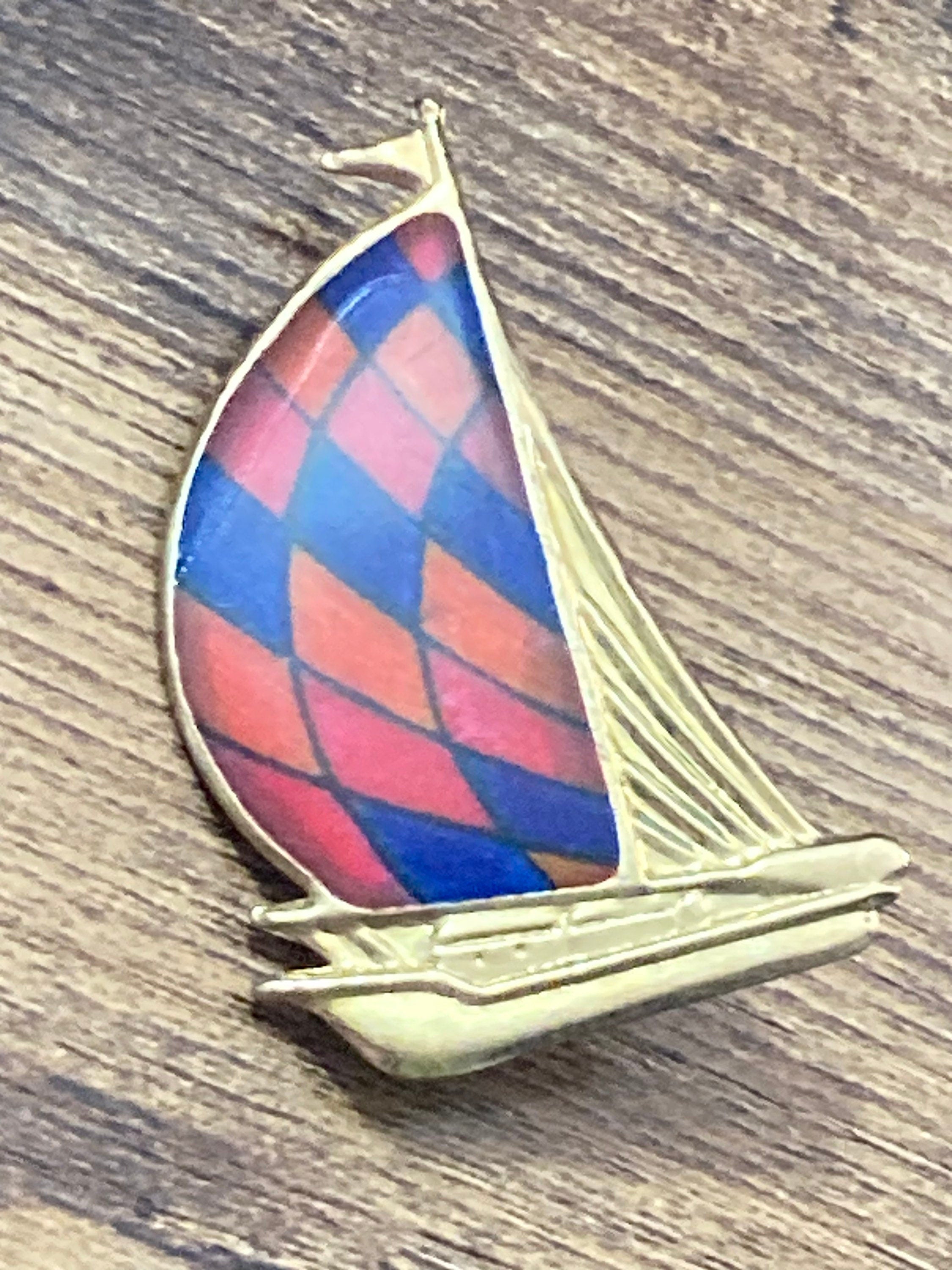 Vintage nautical gold tone brass enamel metal yacht sailing boat Brooch