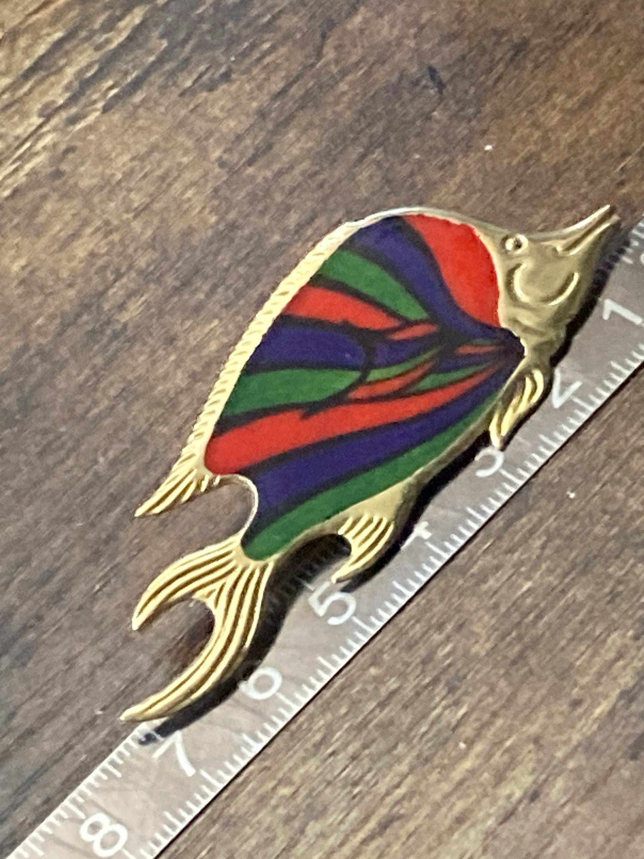 Vintage nautical gold tone brass red green blue enamel metal fish Brooch