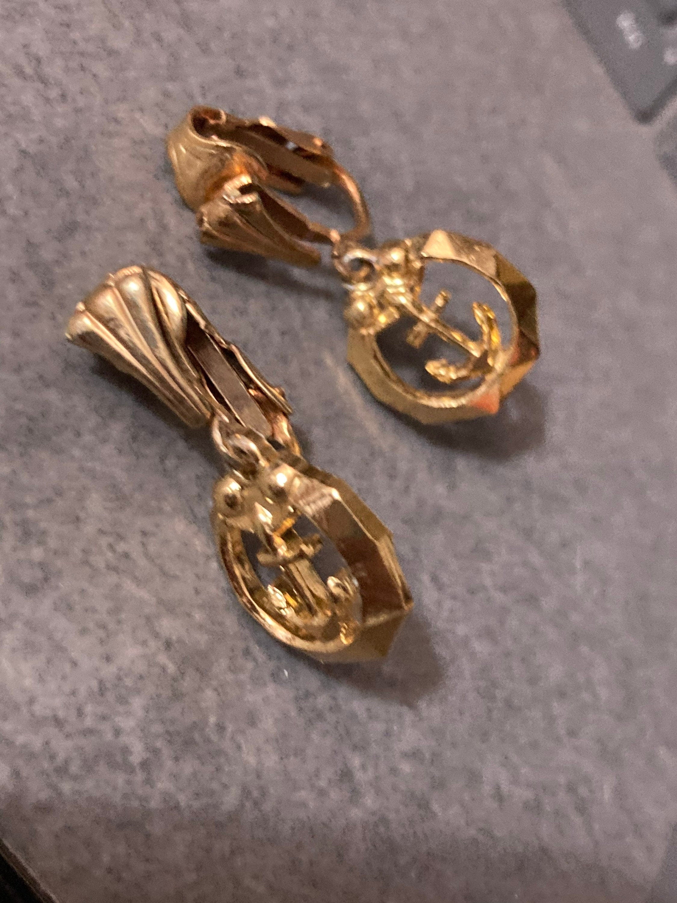 gold tone Nautical anchor dangly drop clip on earrings