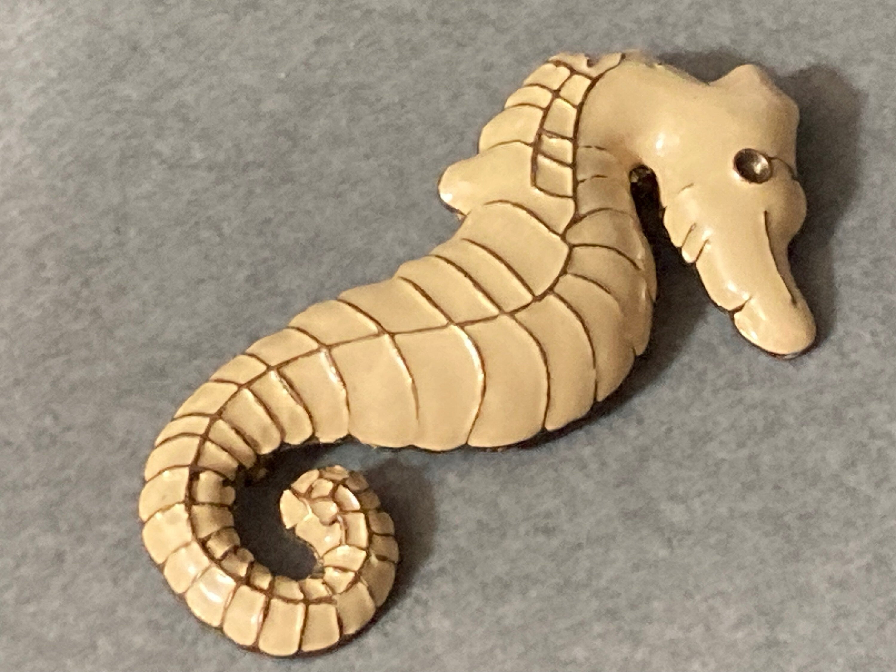 Oversized 7cm Vintage cream enamel and gold tone seahorse brooch