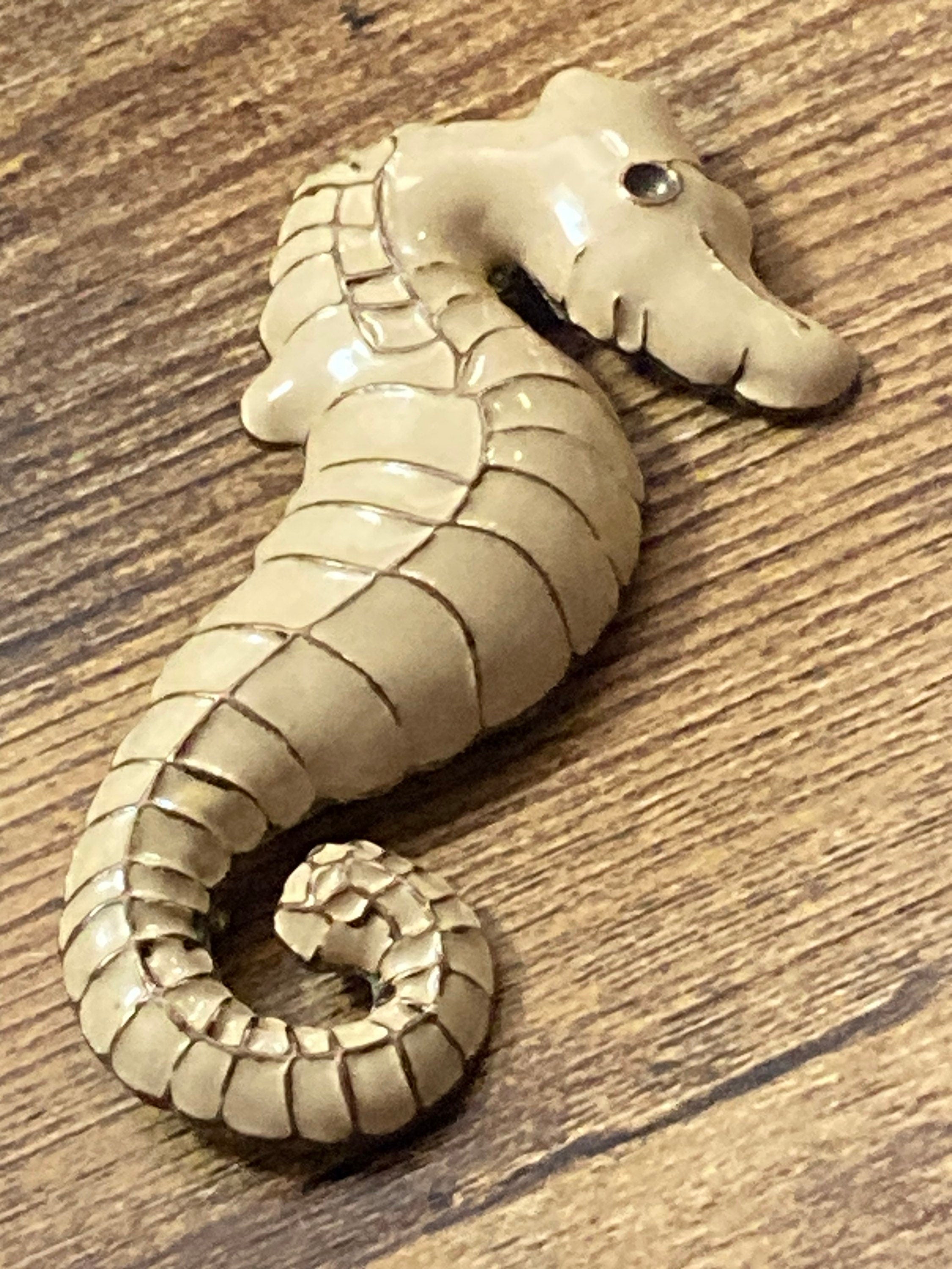 Oversized 7cm Vintage cream enamel and gold tone seahorse brooch