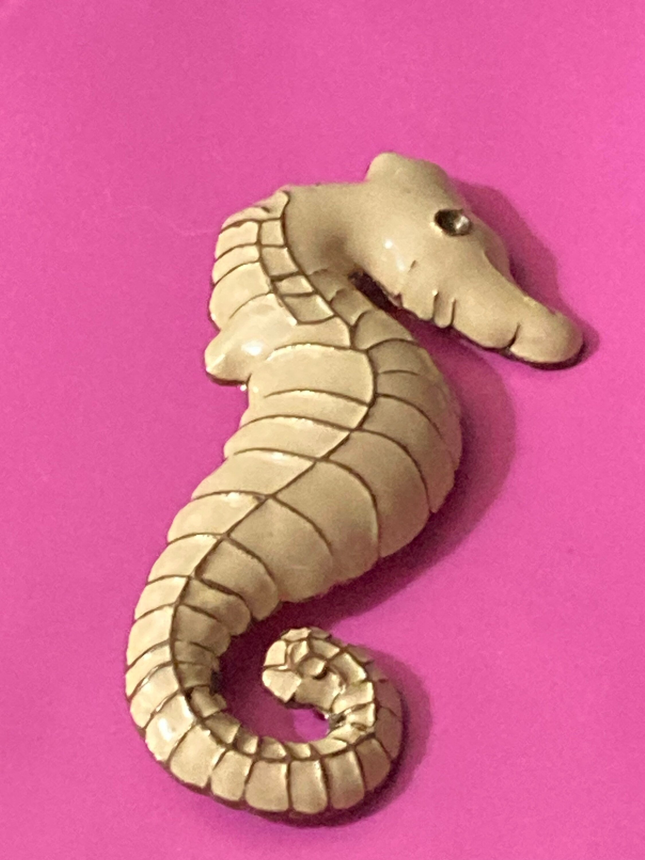 Oversized 7cm Vintage cream enamel and gold tone seahorse brooch