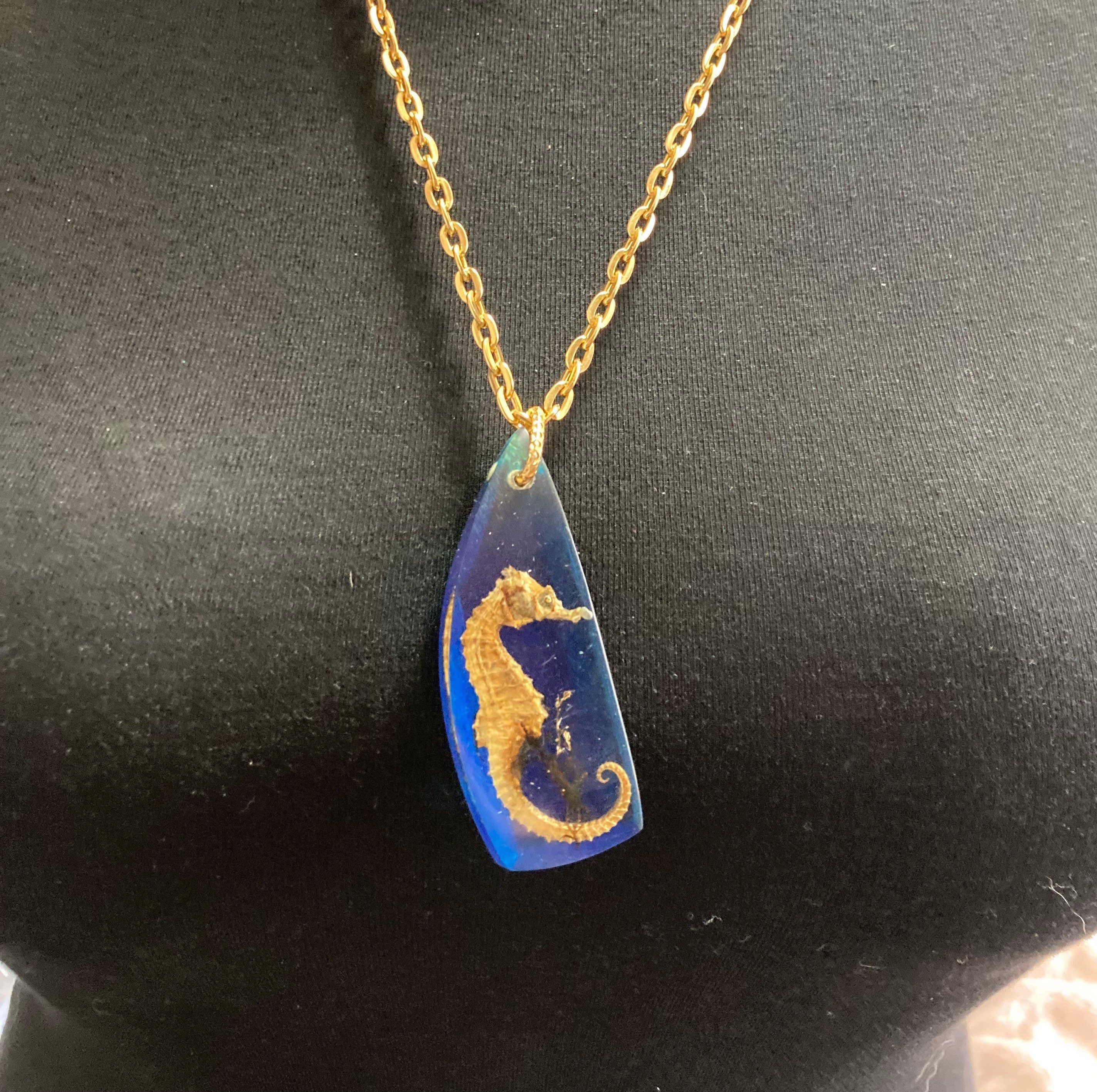 Vintage celluloid acrylic 1970s blue plastic seahorse pendant necklace on 64cm chain