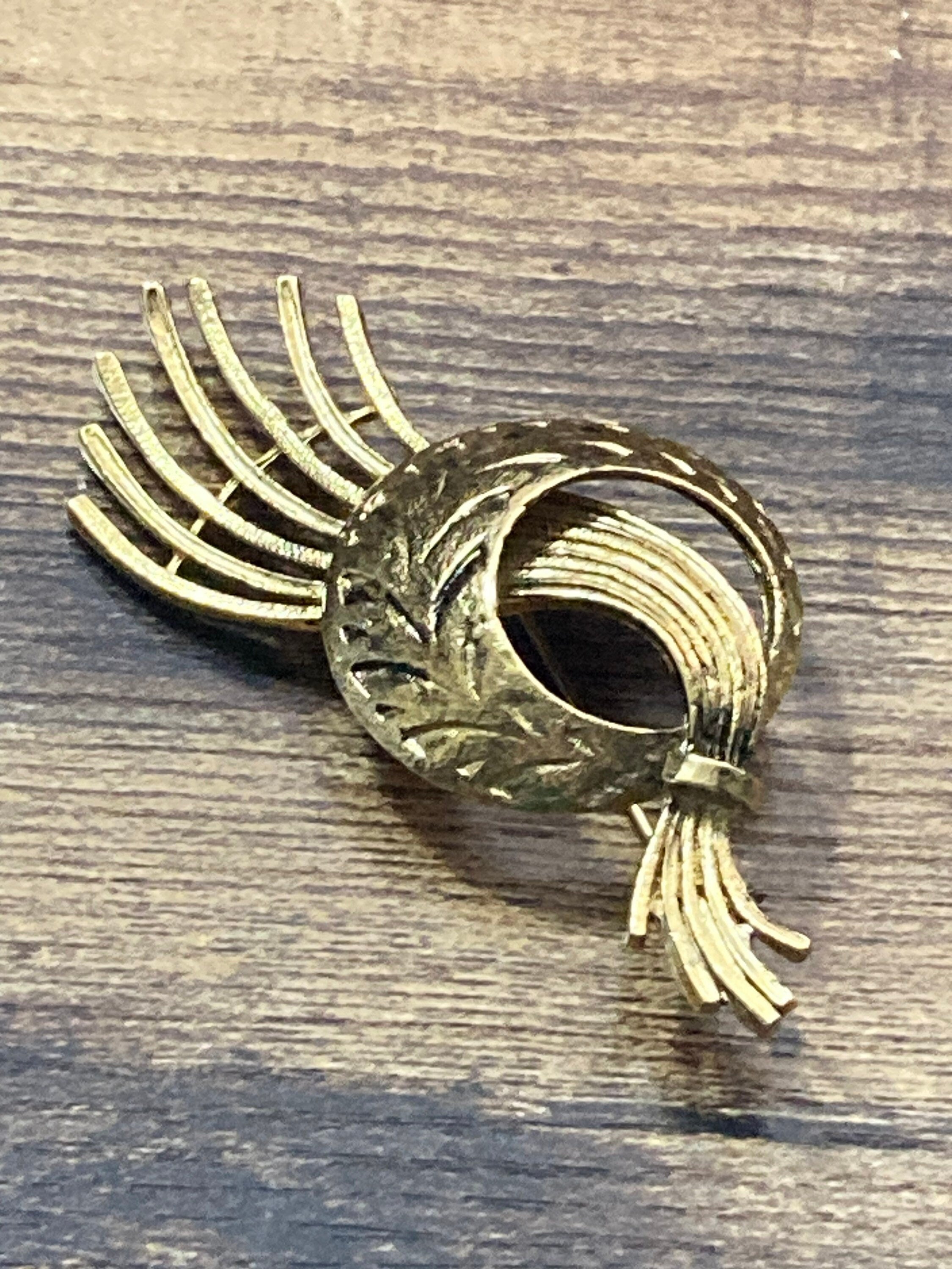 Signed HOLLYWOOD large gold tone modernist abstract floral brooch