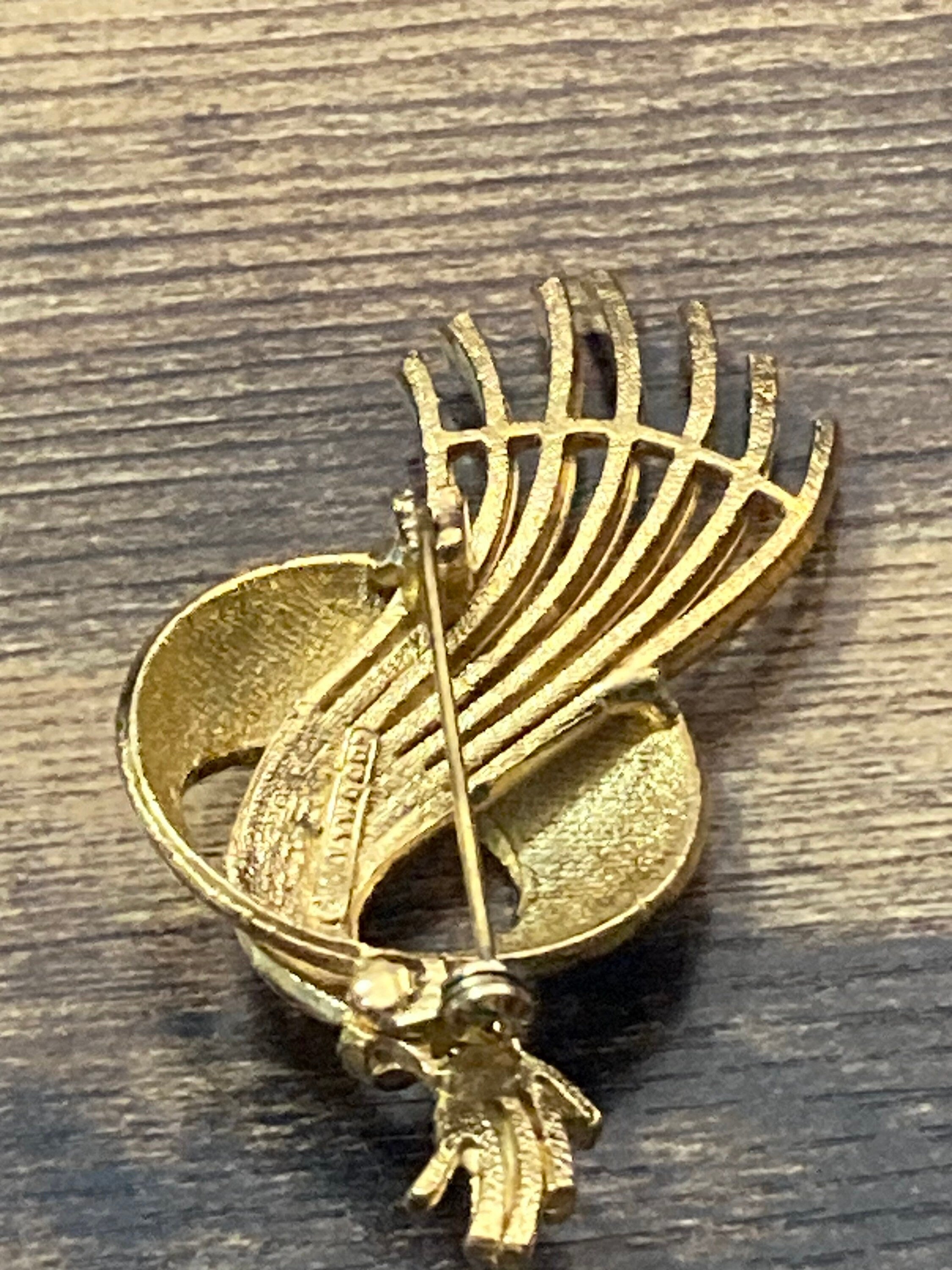 Signed HOLLYWOOD large gold tone modernist abstract floral brooch