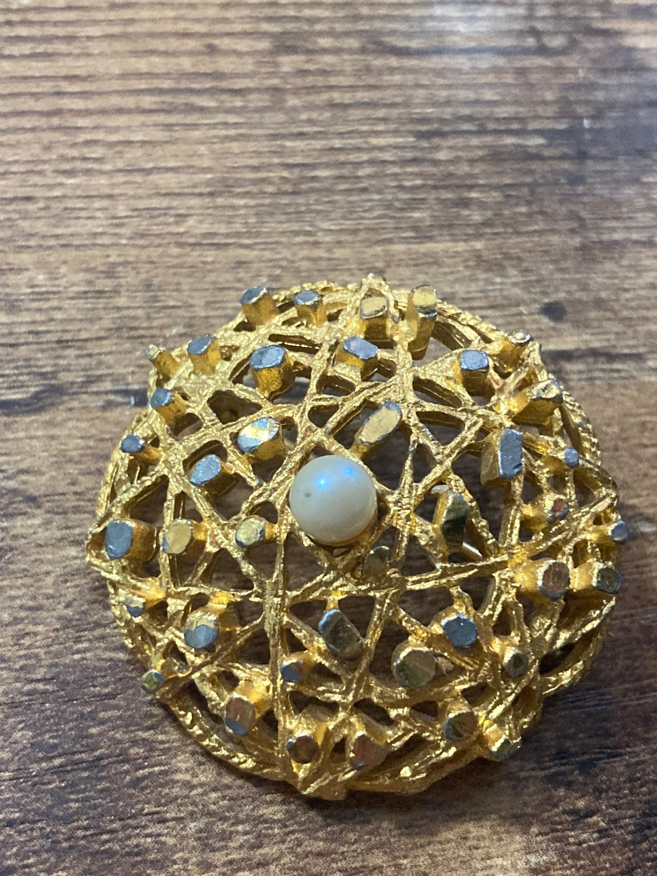 vintage modernist gold tone abstract faux pearl round  brooch brutalist