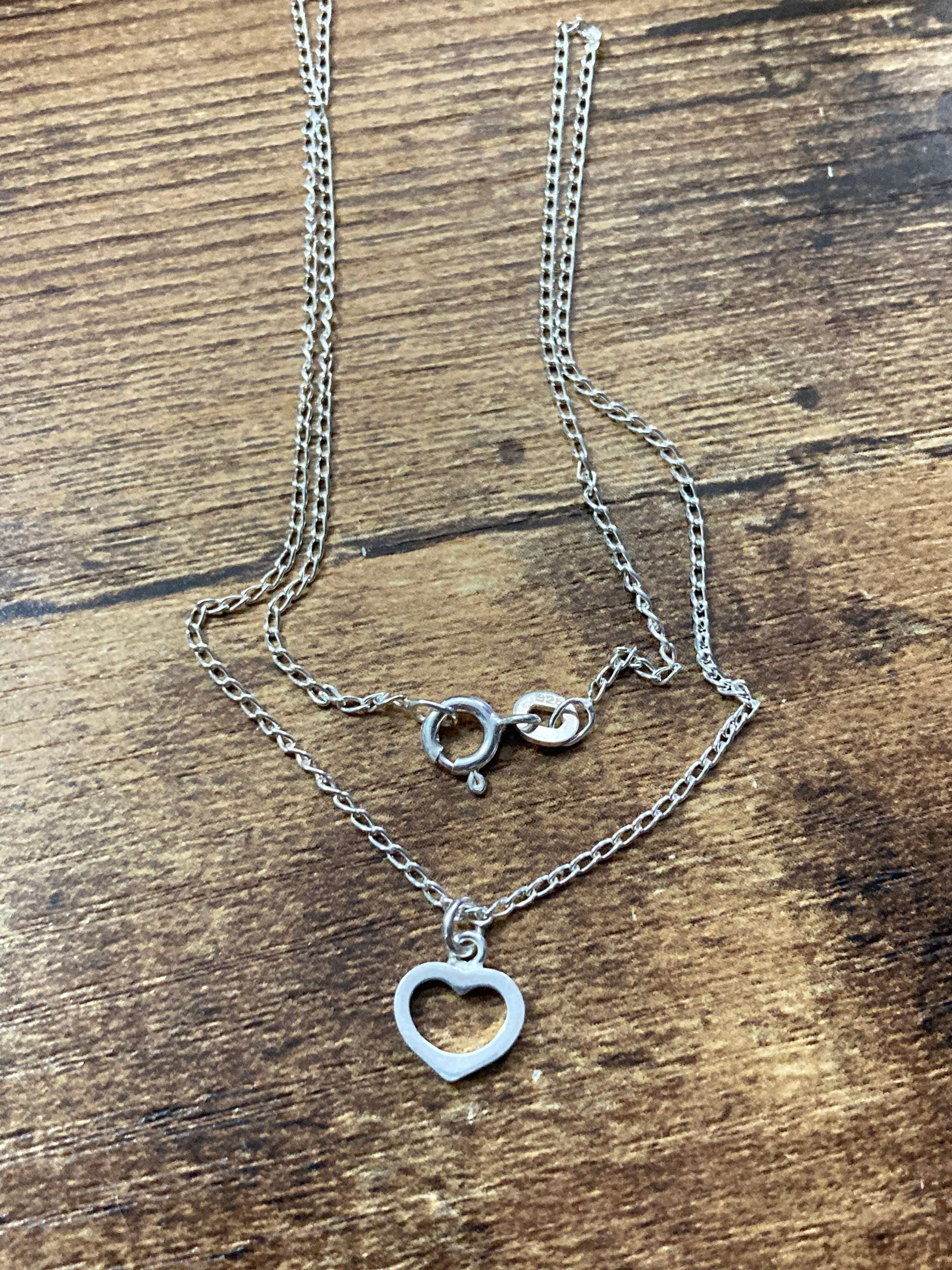 Young girls 925 sterling silver fine chain with love heart pendant 35cm