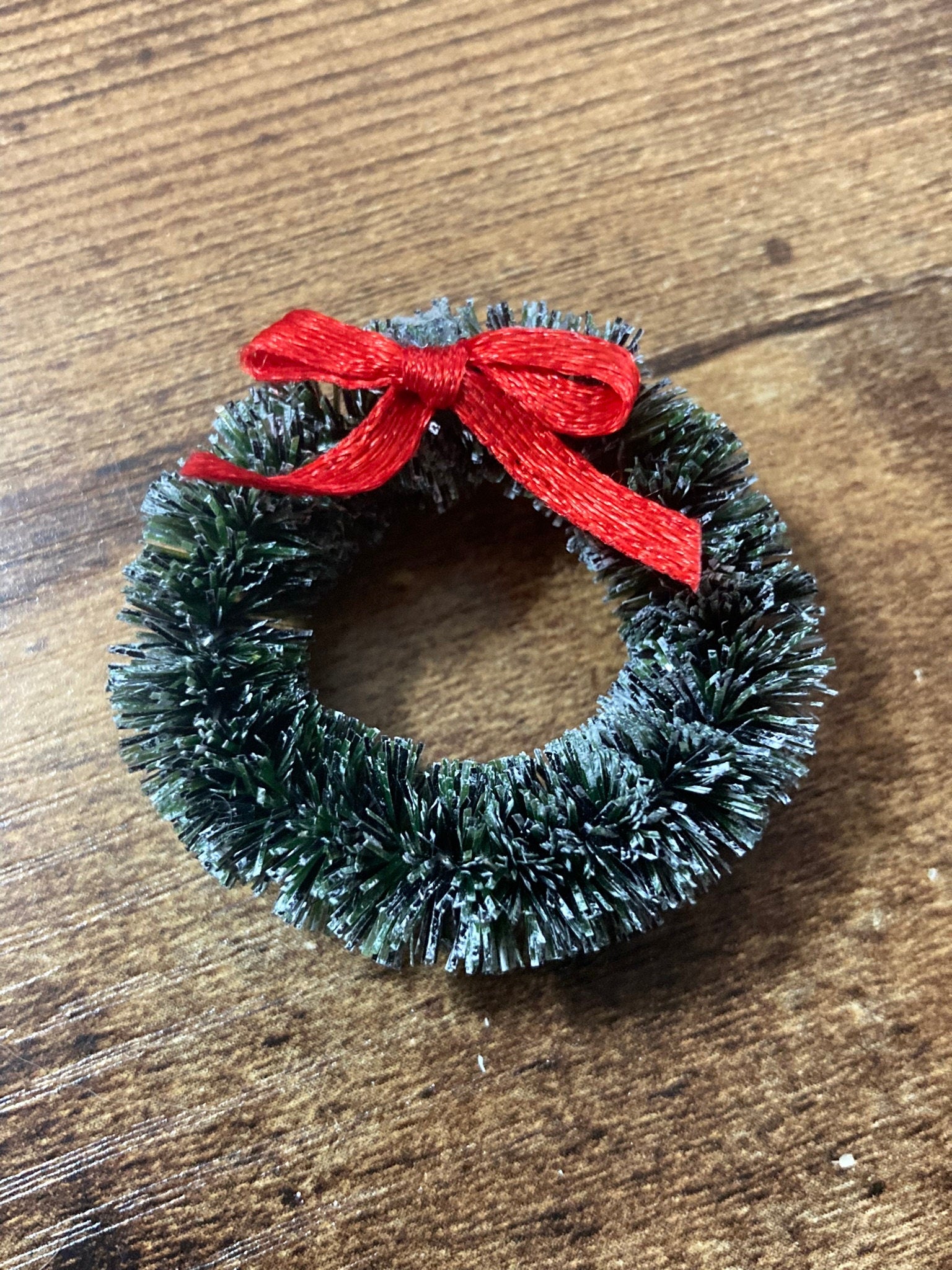 1x miniature green Christmas wreath red bow cake topper Xmas cards