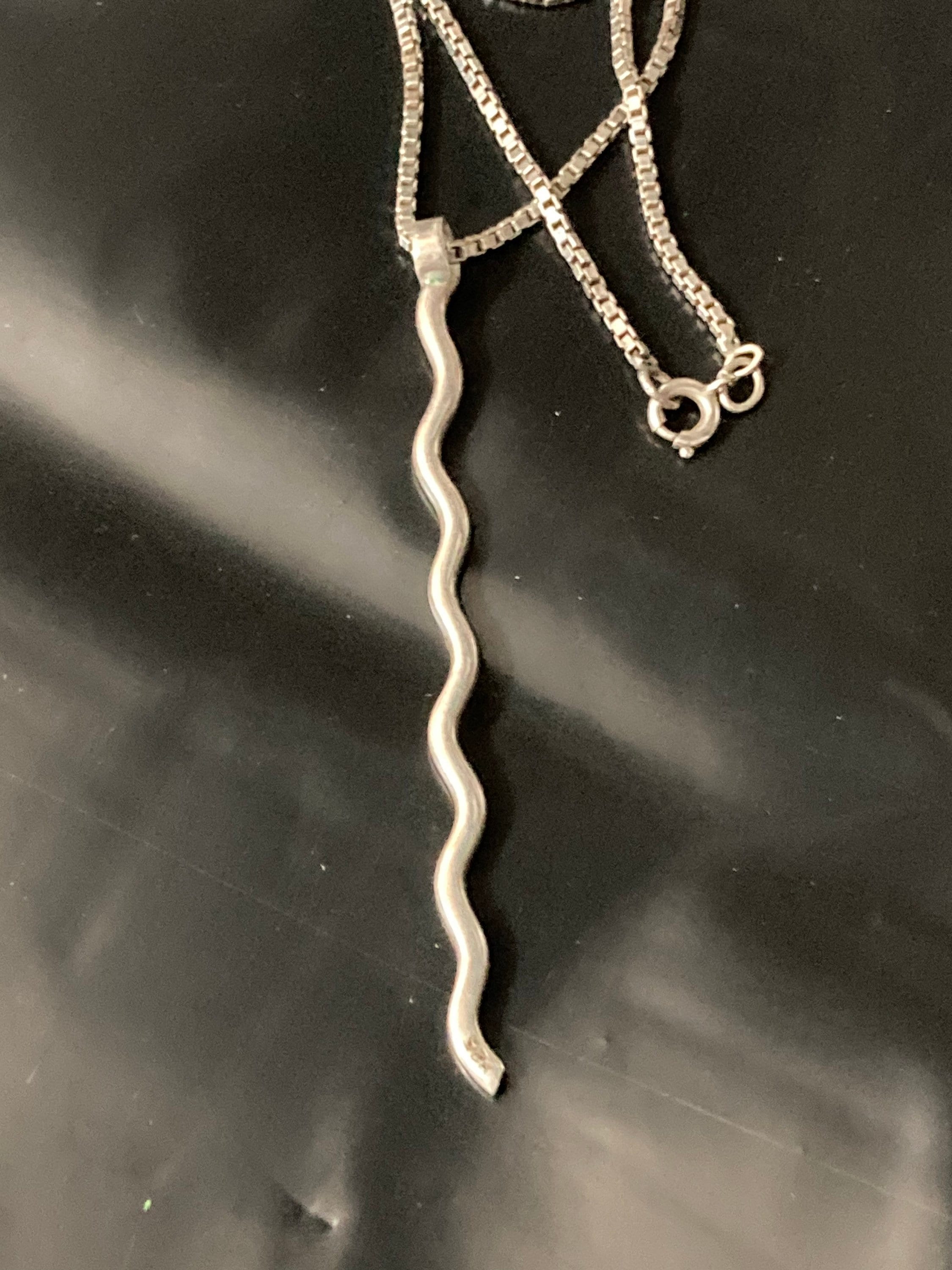 925 sterling silver modernist 7cm long wavy pendant on 50cm heavy box chain