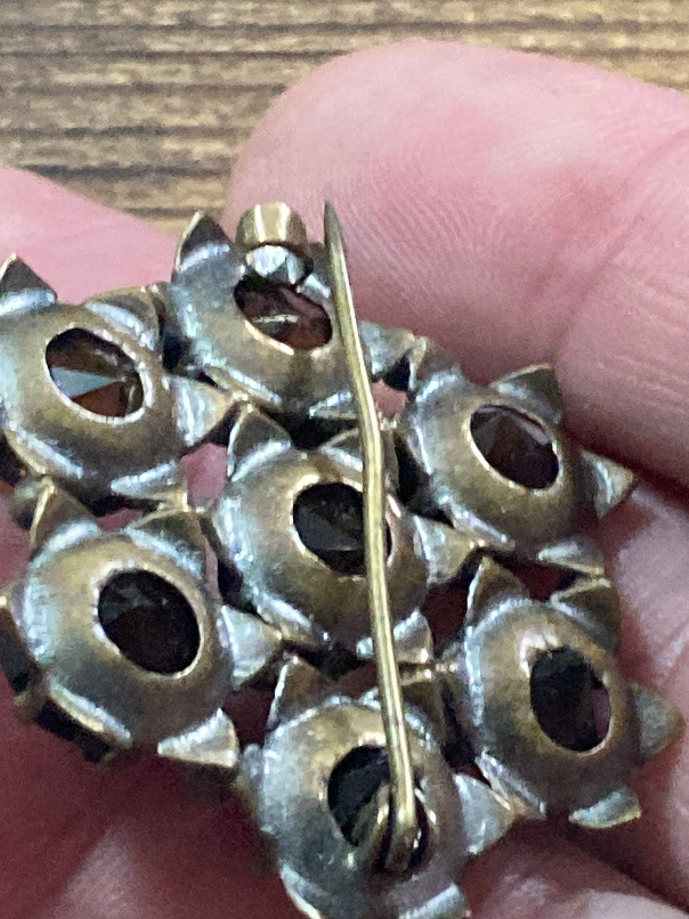 vintage modernist mid century faded gold tone brown cognac glass brooch