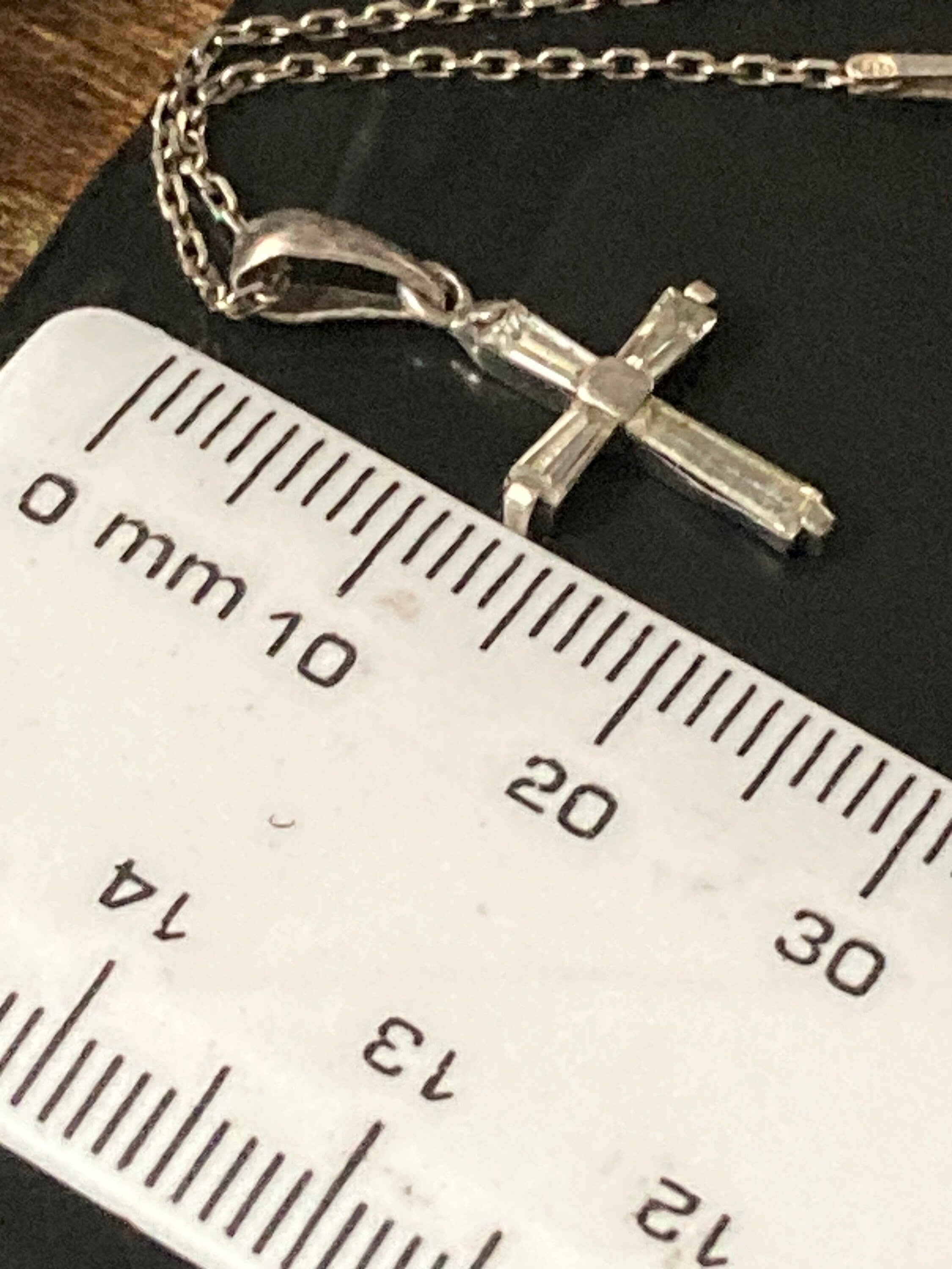 925 Sterling silver religious clear diamanté gem set cross pendant necklace on a 47 cm chain