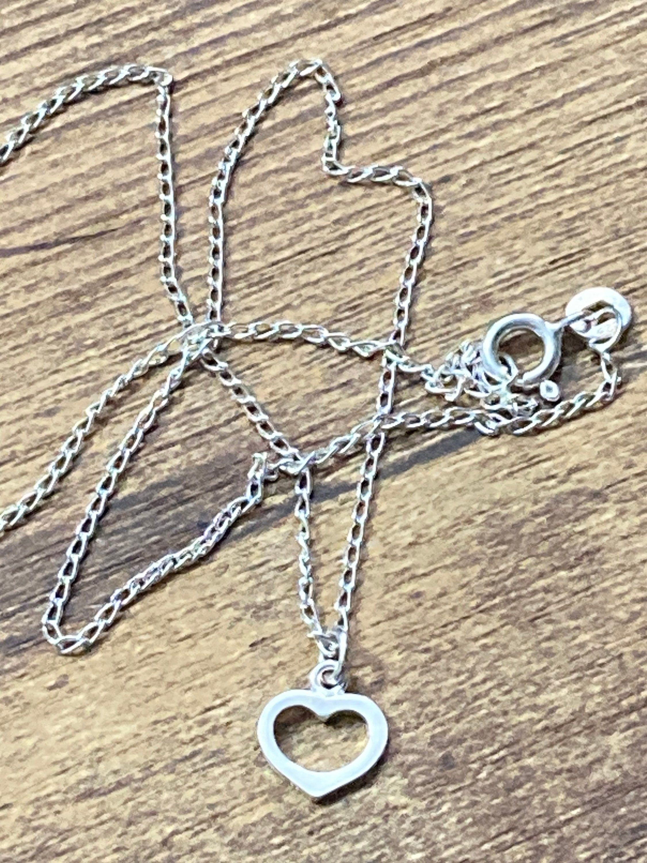 Young girls 925 sterling silver fine chain with love heart pendant 35cm
