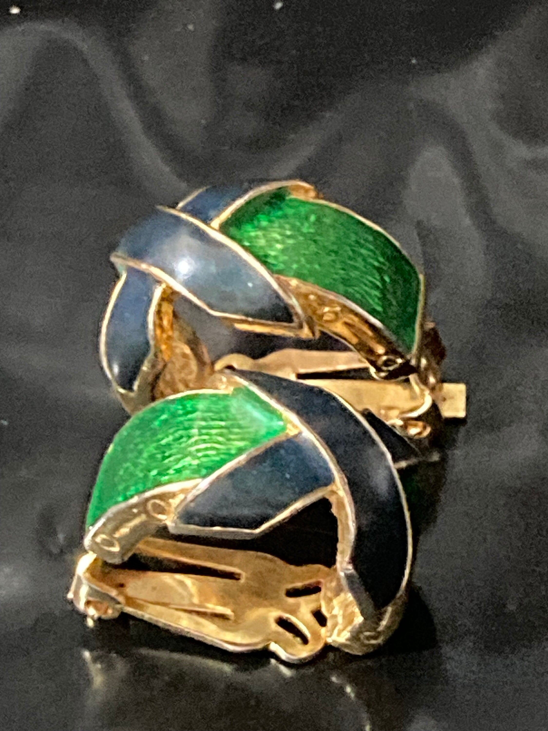 Retro gold tone green blue enamel cross detail clip on half hoop earrings