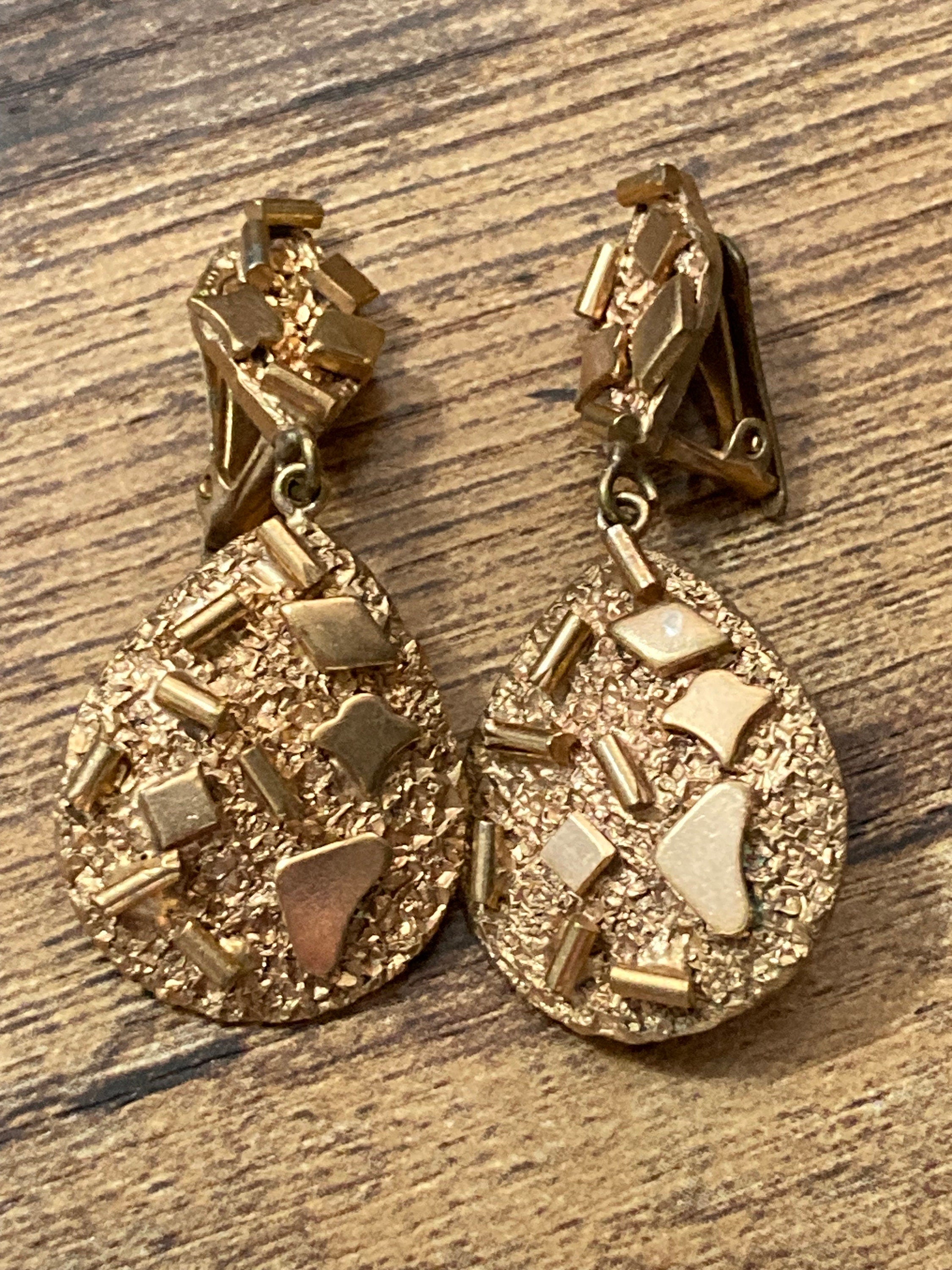 1970s modernist brutalist gold tone metal abstract clip on drop earrings