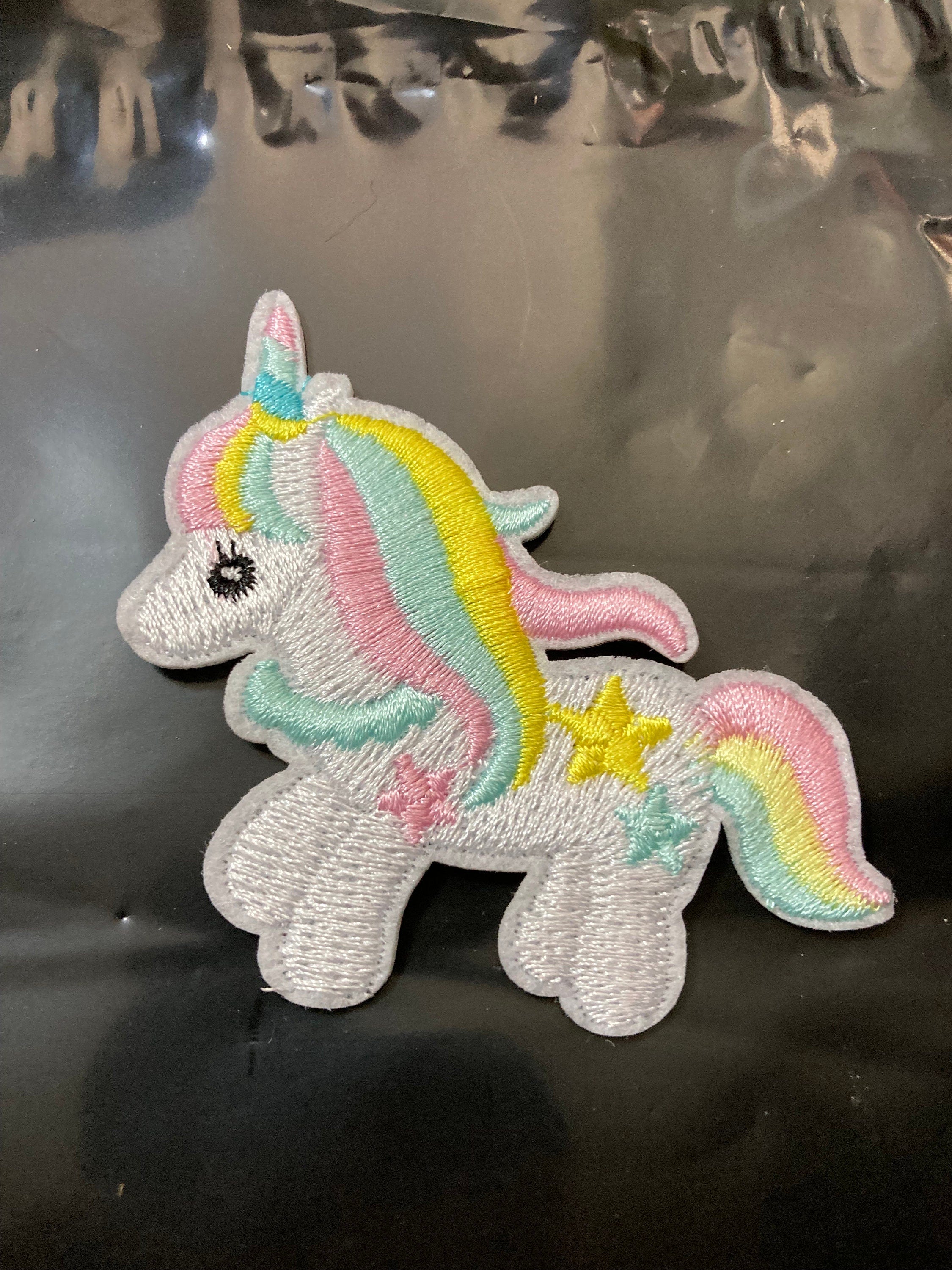 iron on unicorn patch 8 x 7.5cm sewing appliqué white pink blue