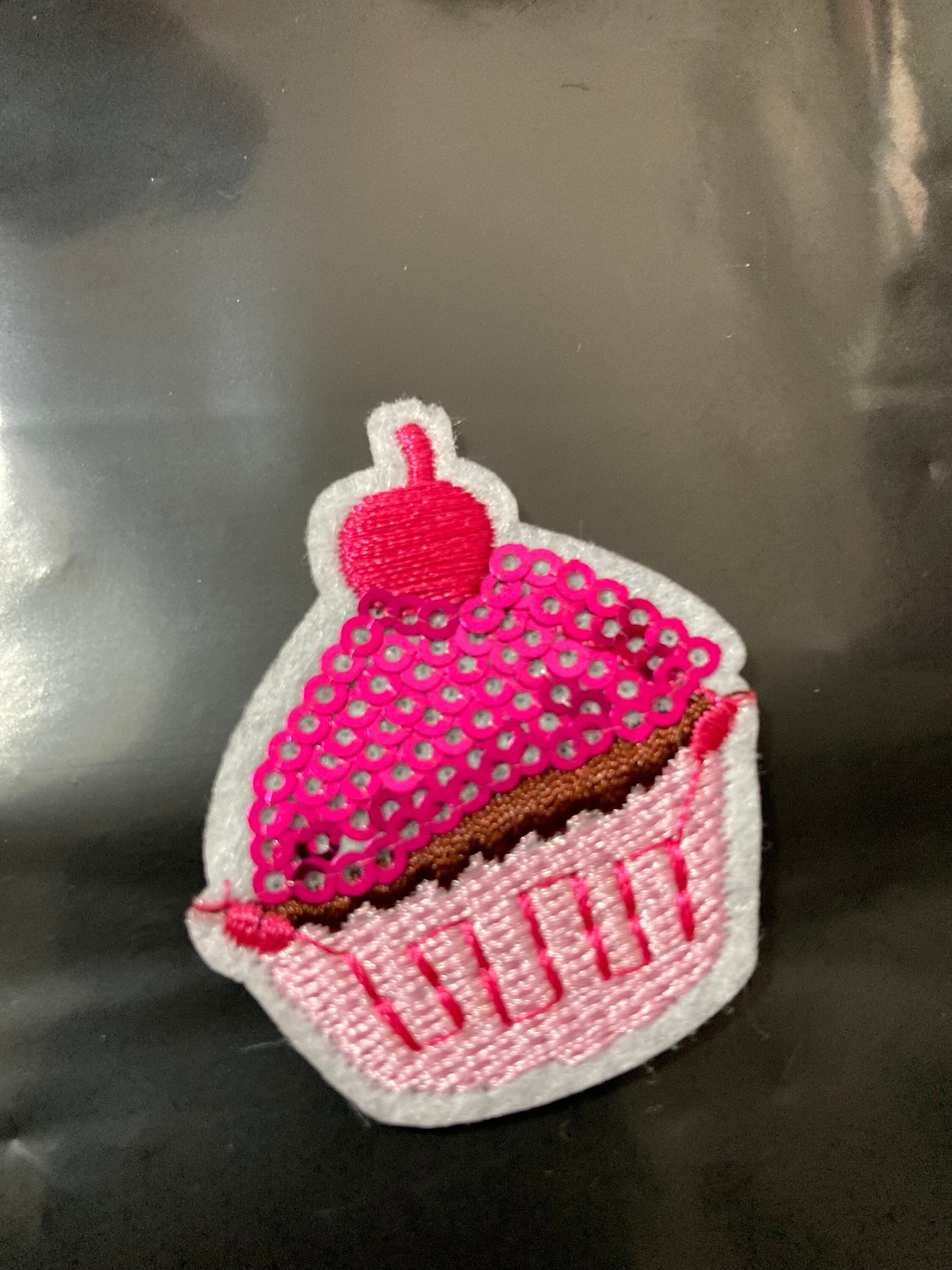 iron on bright pink cupcake sequin patch 4 x 4cm sewing applique