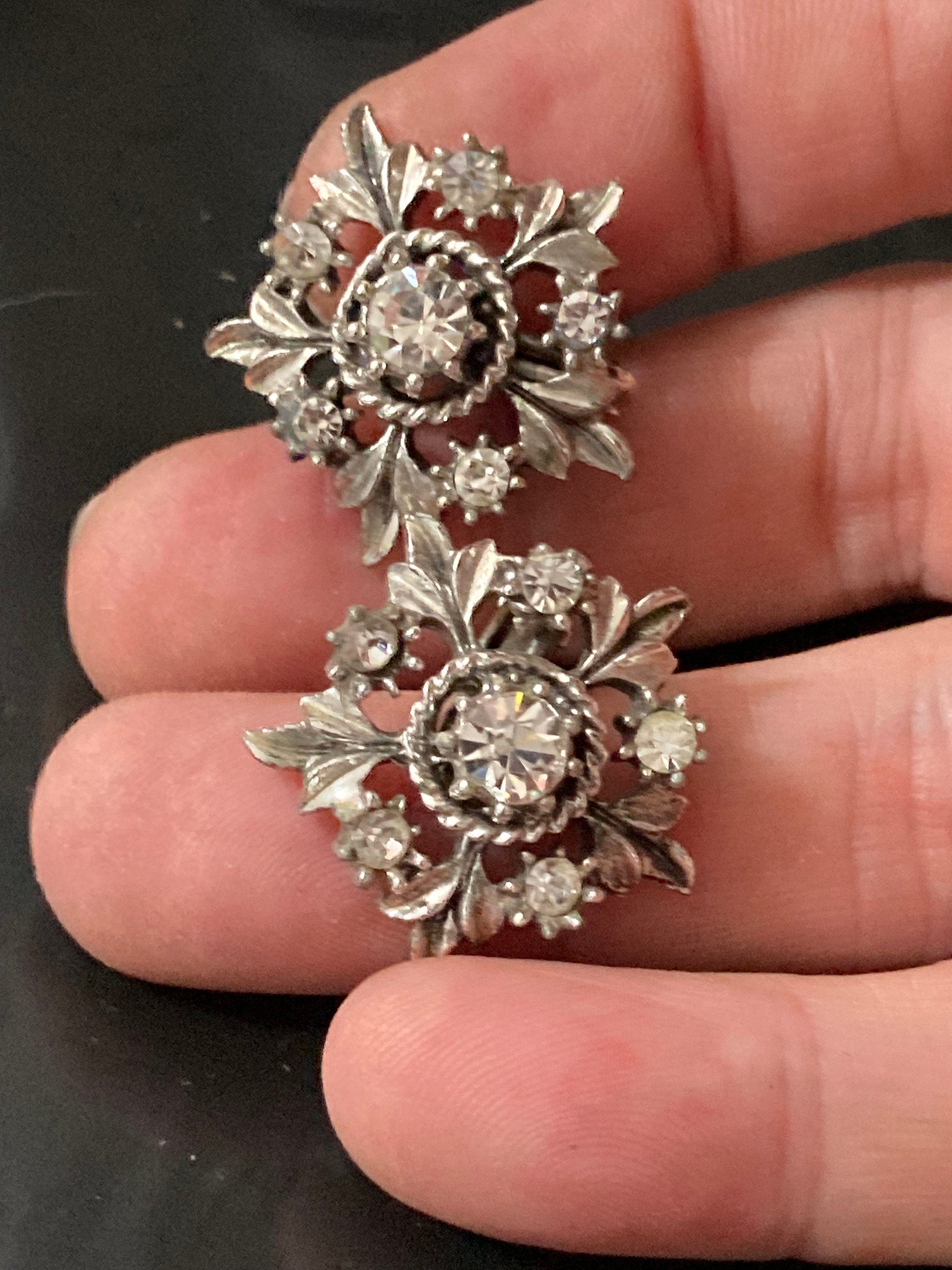 Clear rhinestone diamanté Clip On Earrings Silver Tone floral