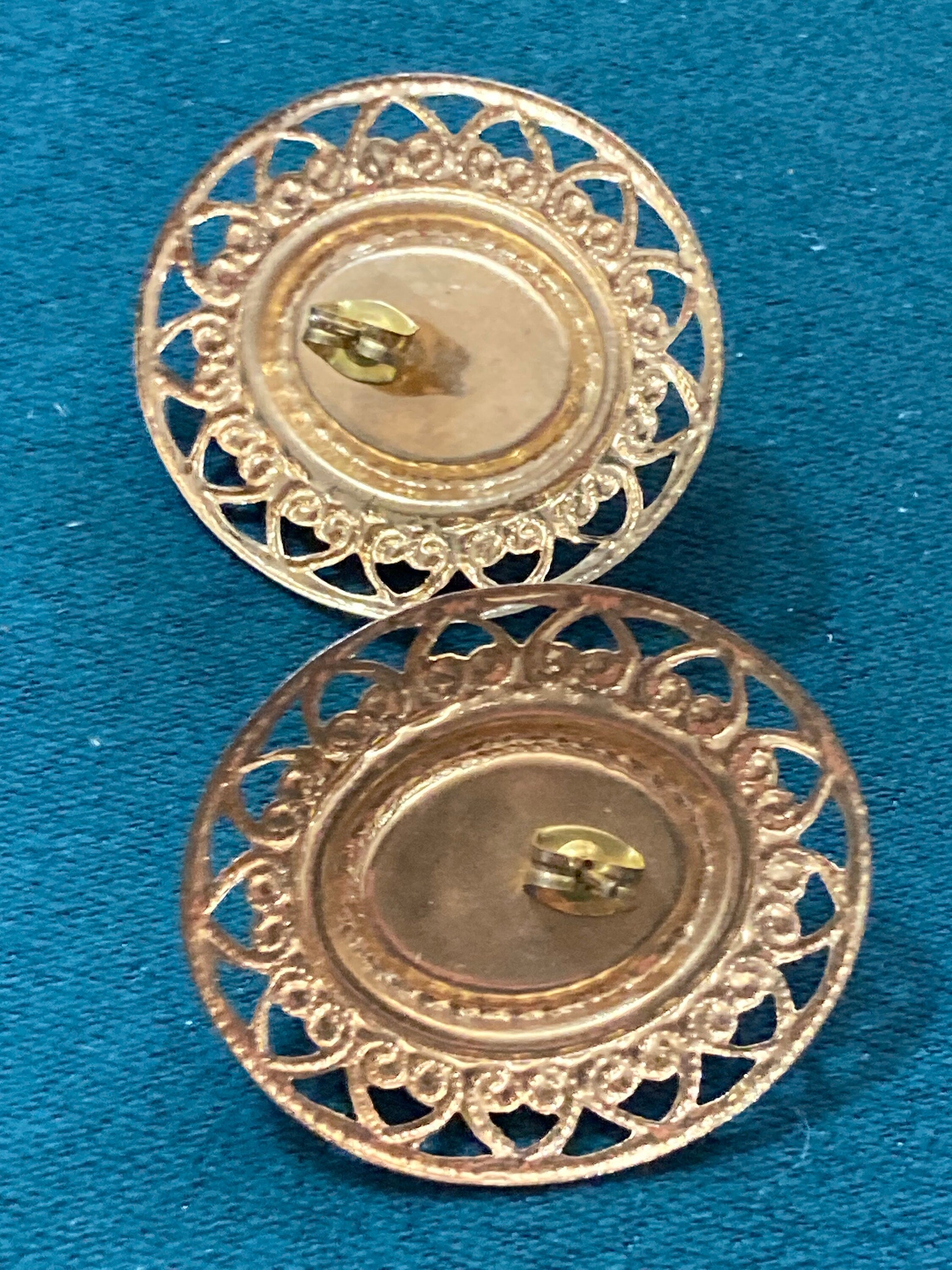 Large oval oversized faux Pearl cabochon gold tone pierced earrings 3.5cm
