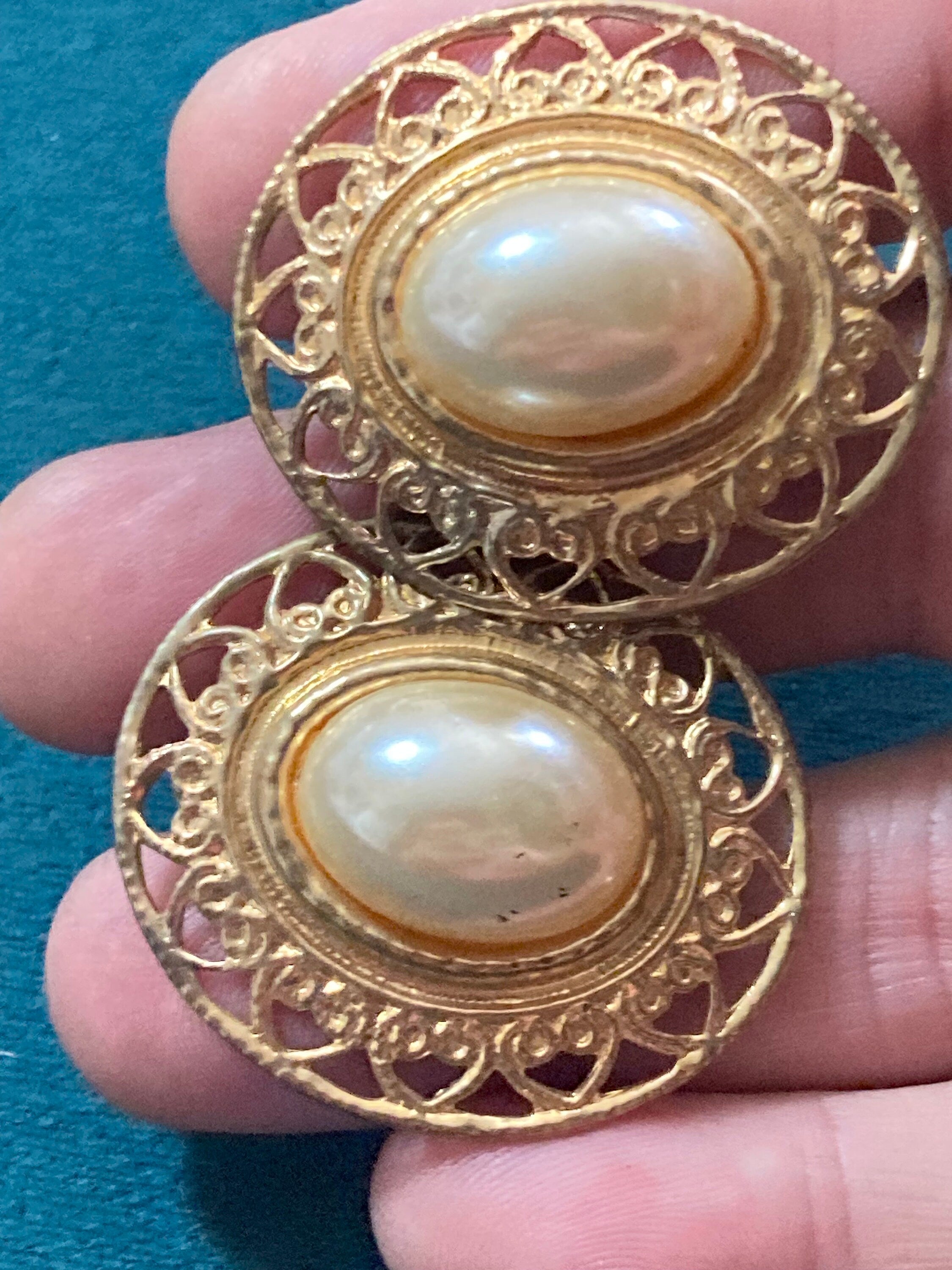 Large oval oversized faux Pearl cabochon gold tone pierced earrings 3.5cm