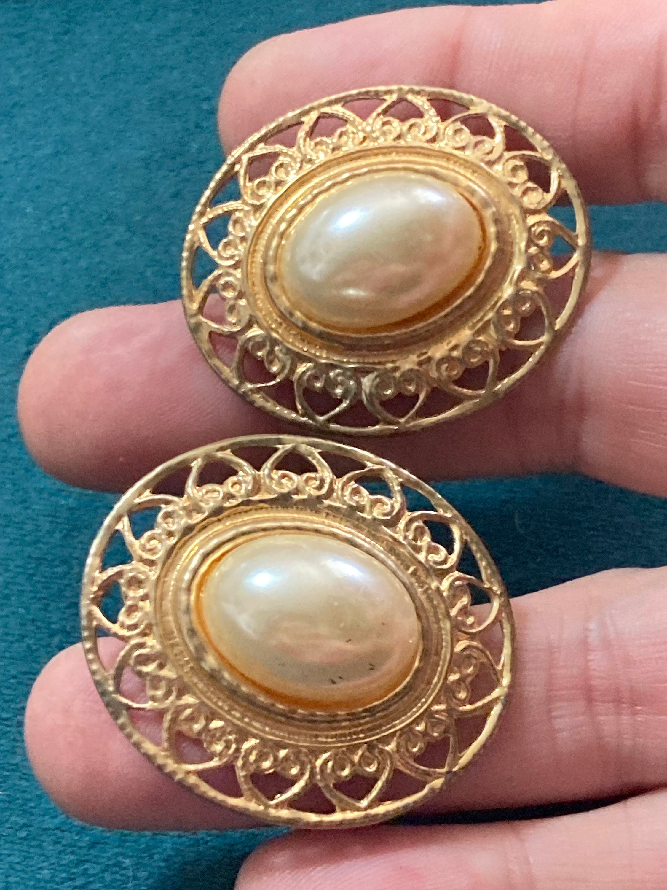 Large oval oversized faux Pearl cabochon gold tone pierced earrings 3.5cm